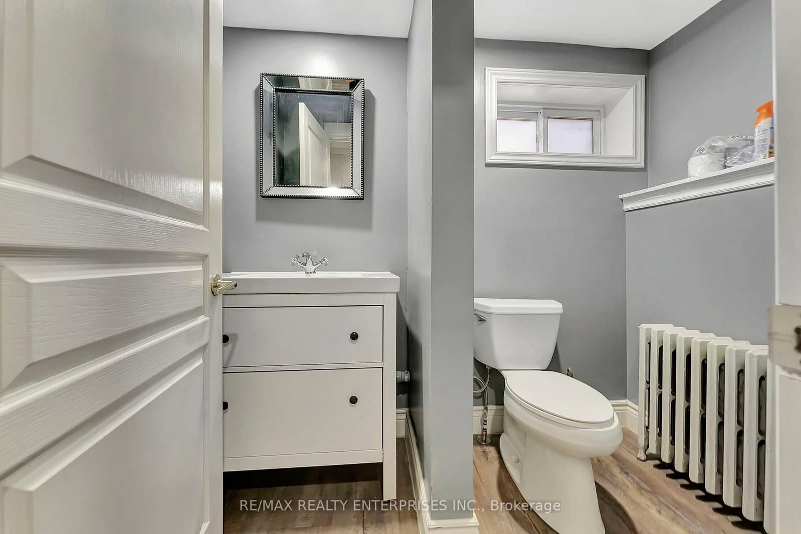 156 James Street S thumbnail 28