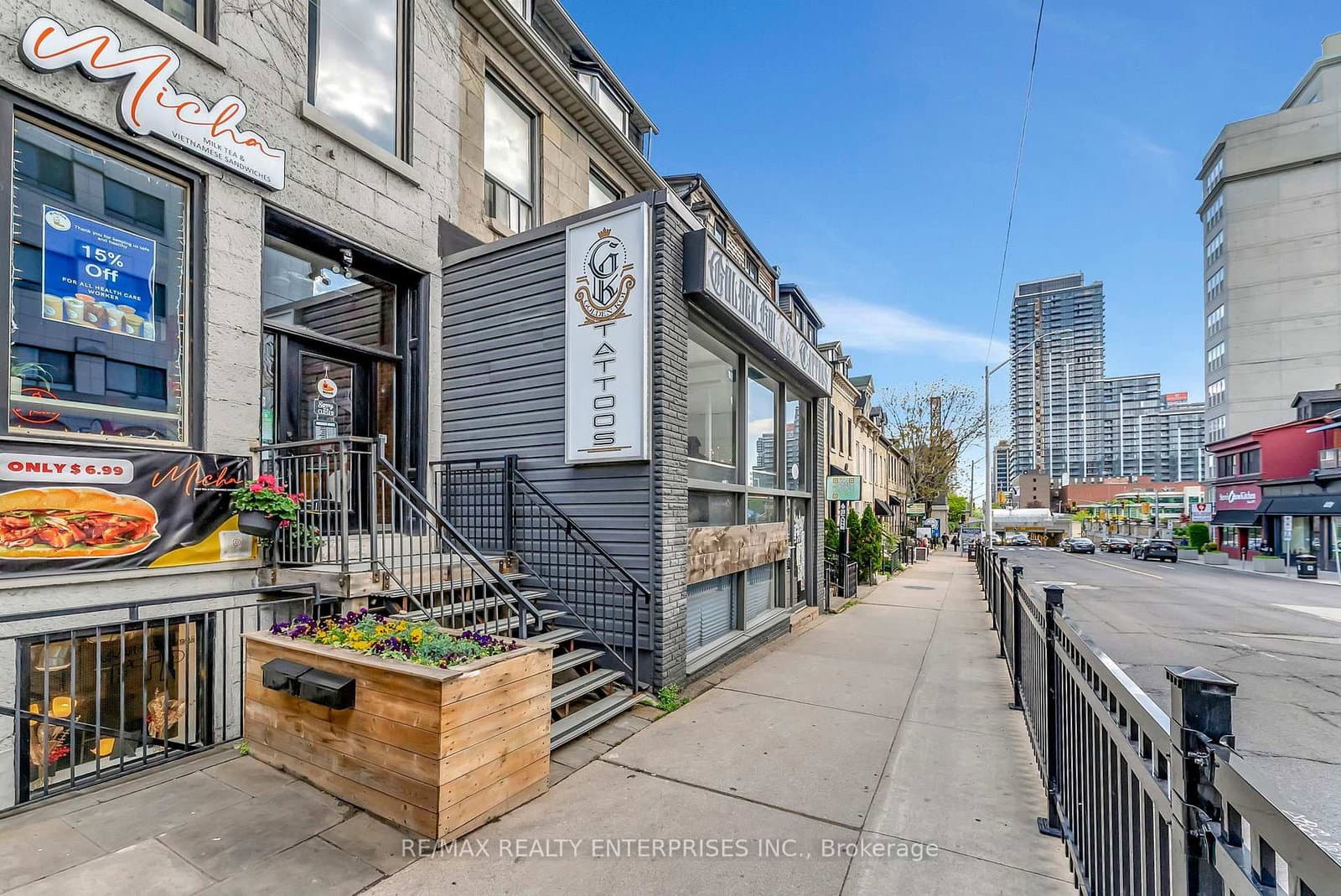 156 James Street S thumbnail 3