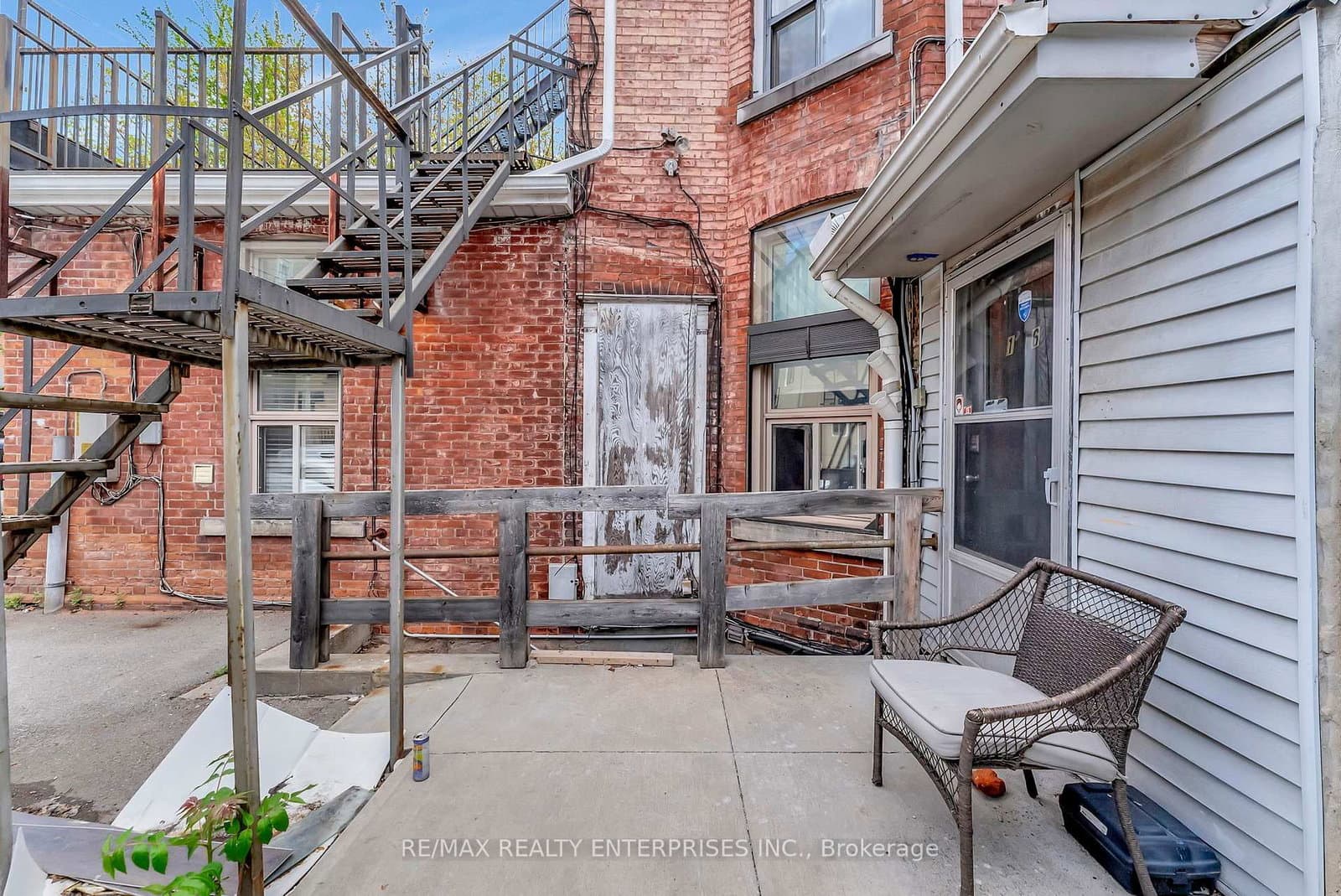 156 James Street S thumbnail 31
