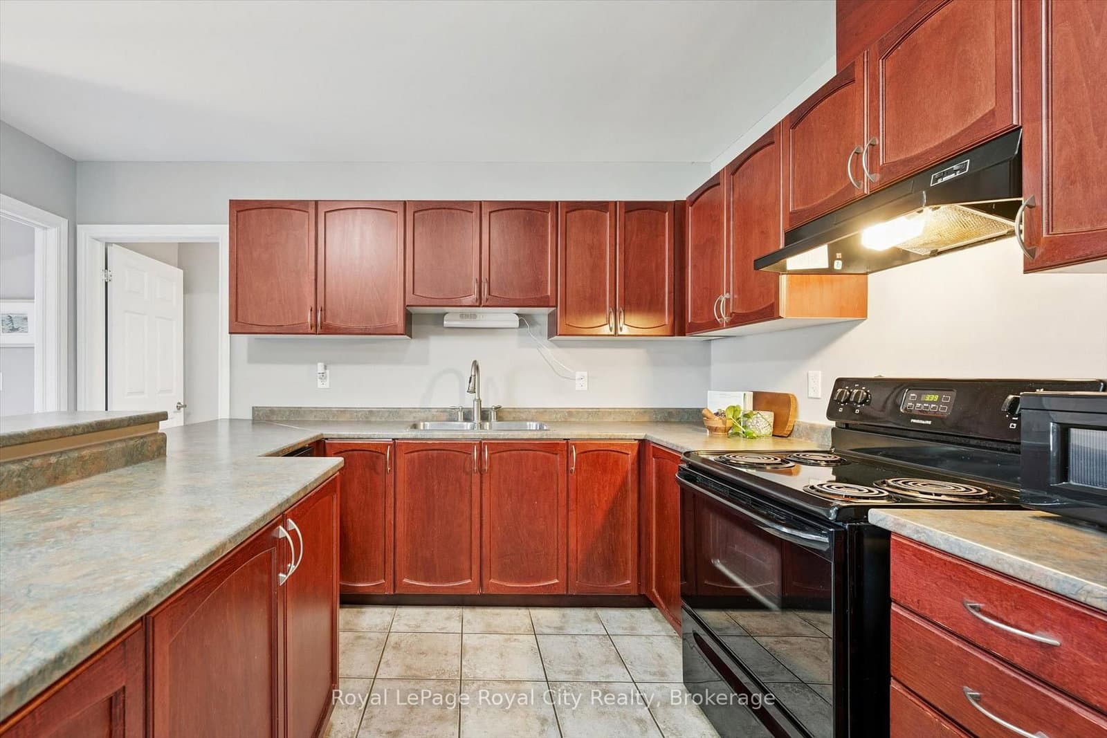 2 Colonial Drive, Unit 113 thumbnail 12