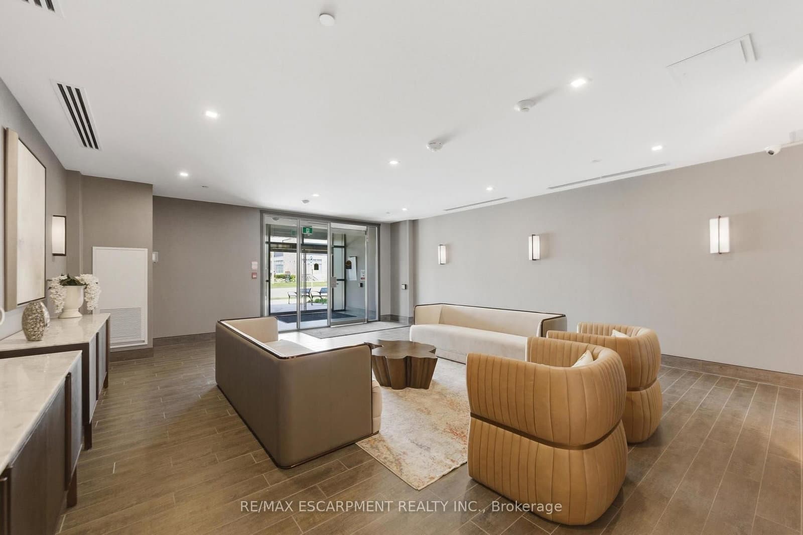 460 Dundas Street E, Unit 112 thumbnail 22