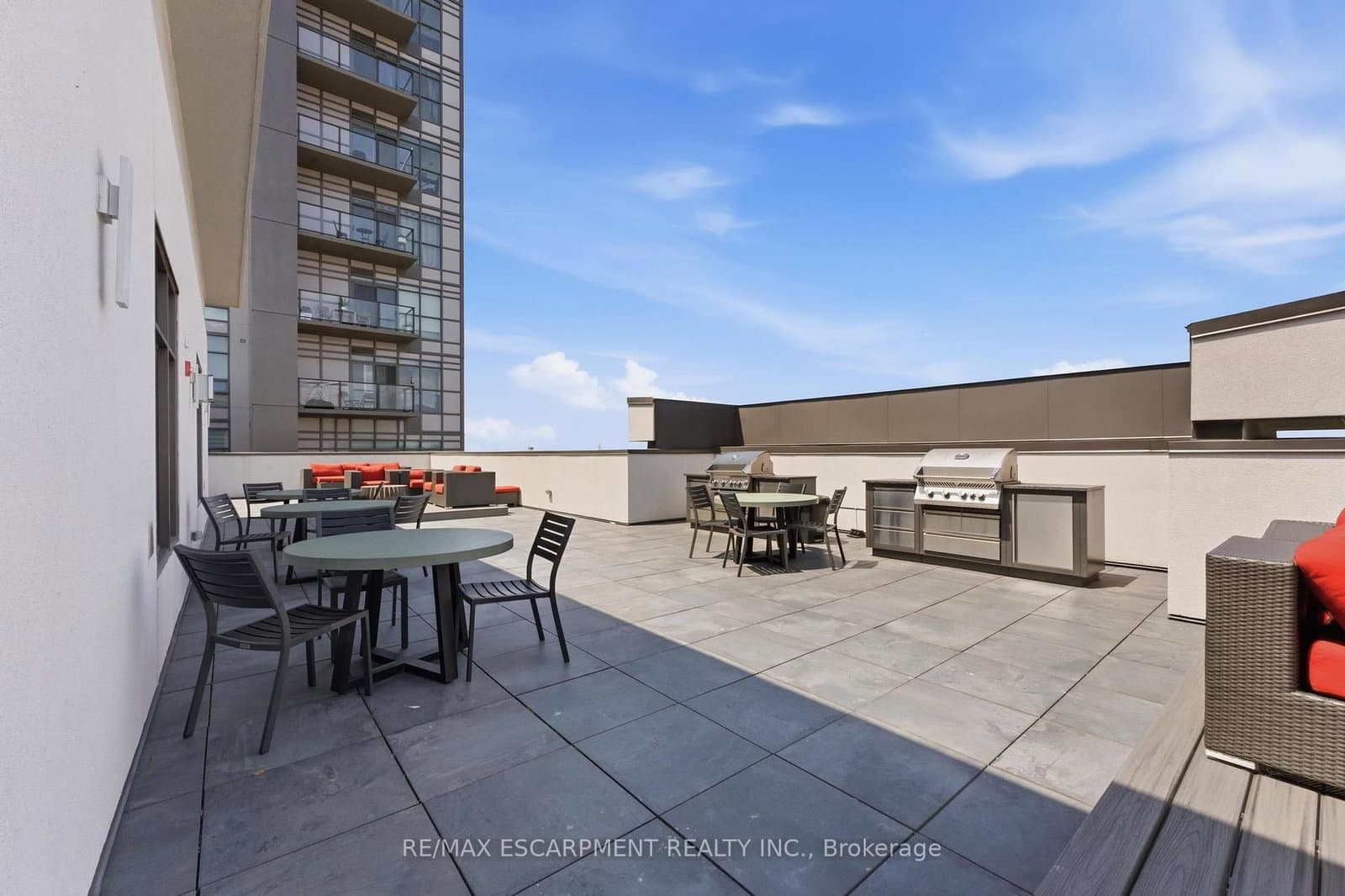 460 Dundas Street E, Unit 112 thumbnail 24