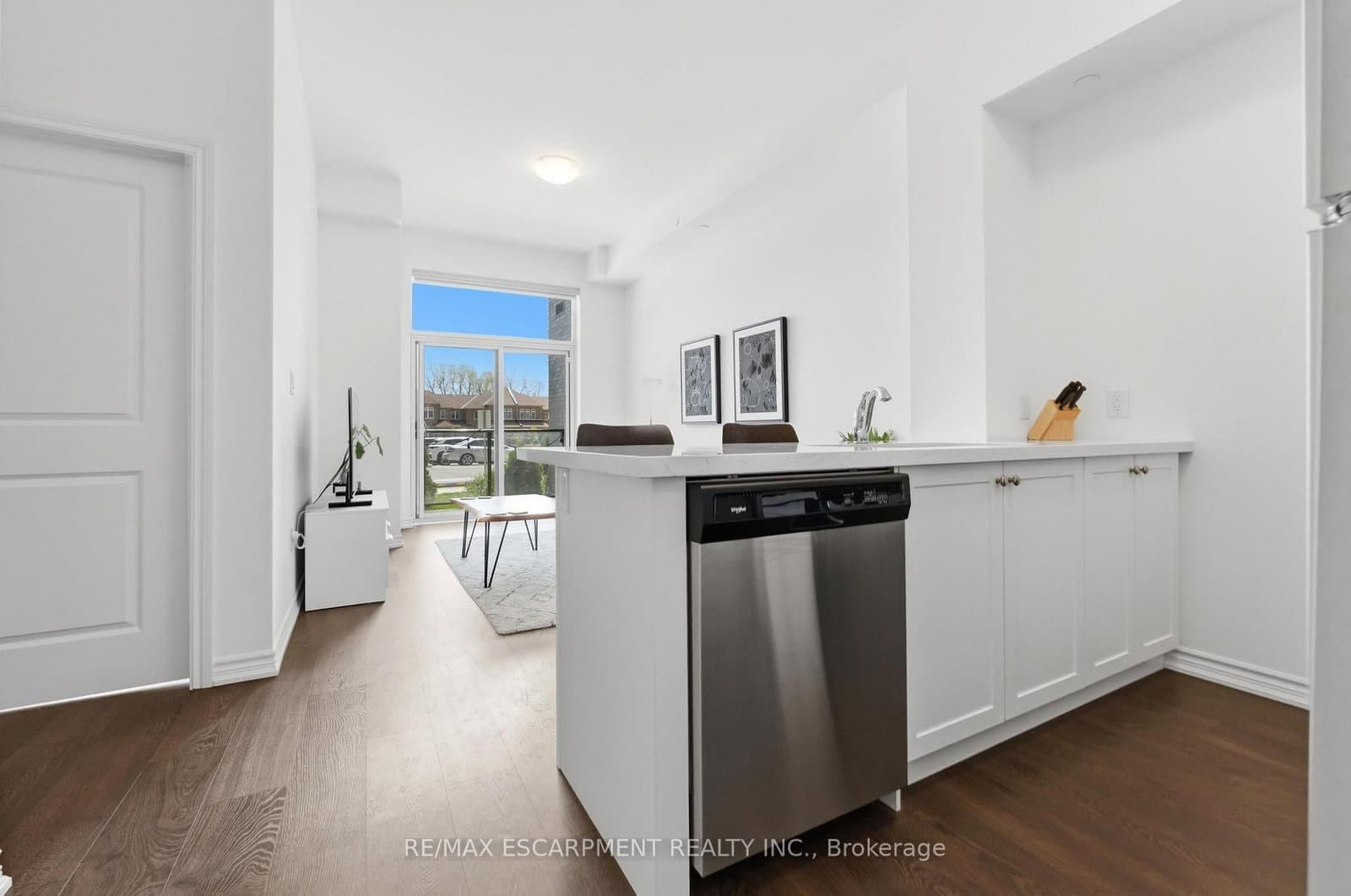 460 Dundas Street E, Unit 112 thumbnail 4