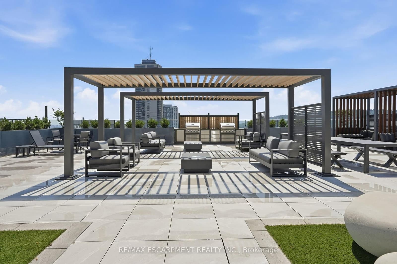 75 JAMES Street S, Unit 2017 thumbnail 26
