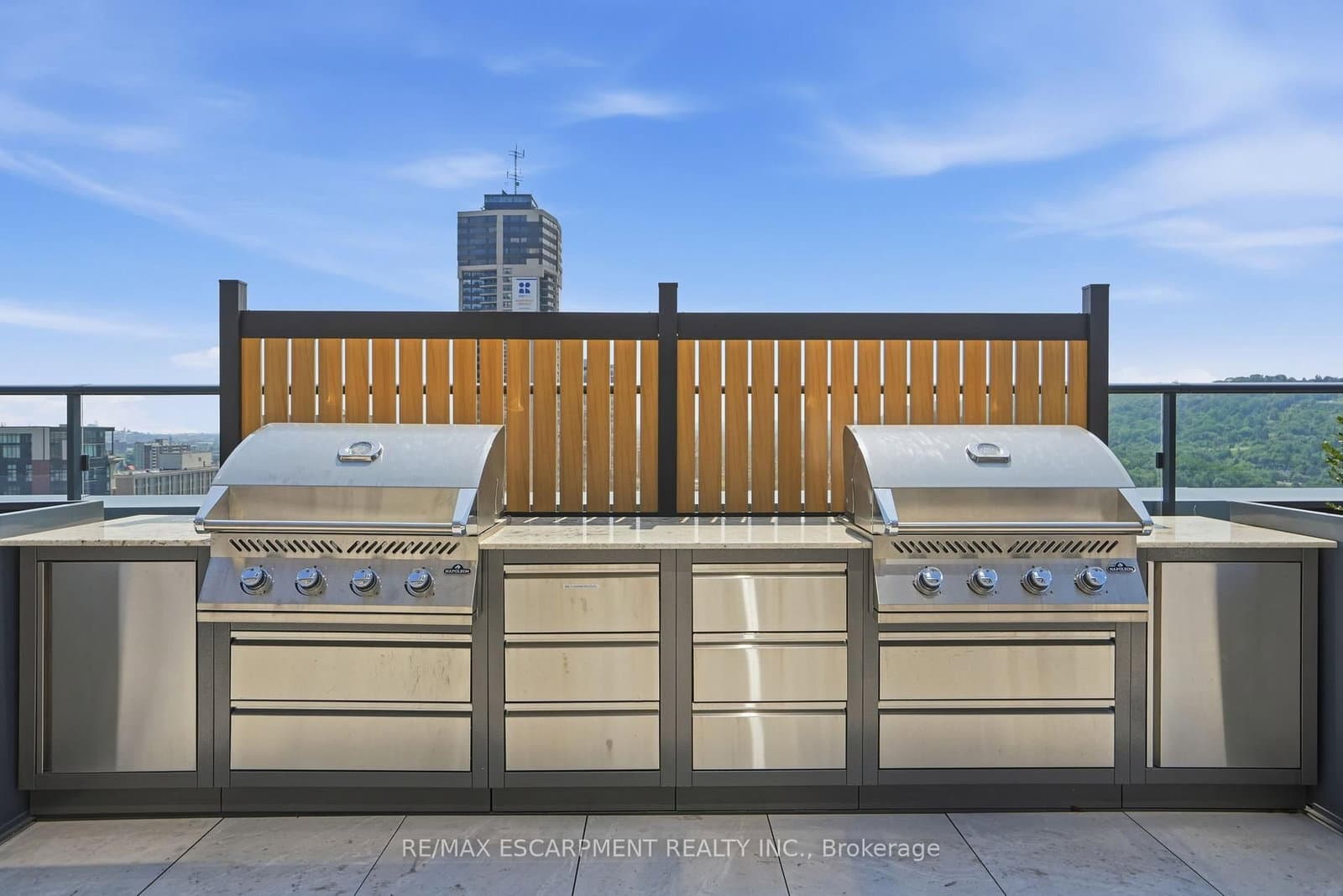 75 JAMES Street S, Unit 2017 thumbnail 27