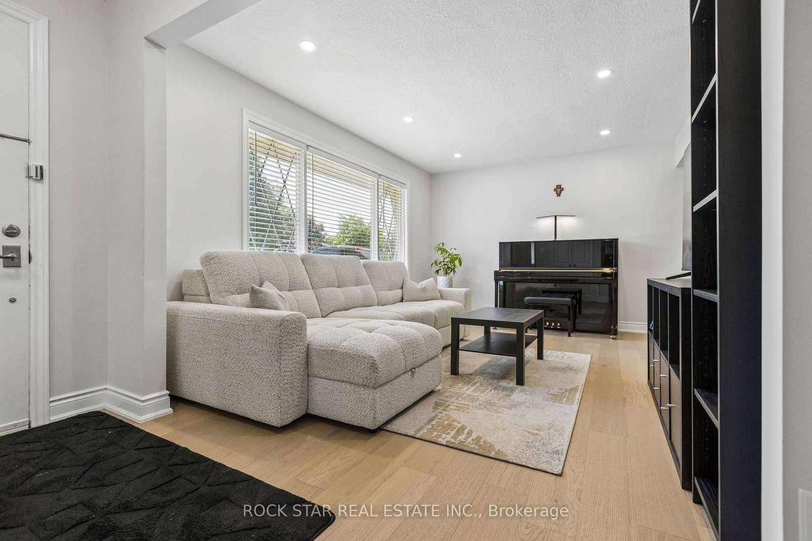 130 Hudson Crescent thumbnail 4