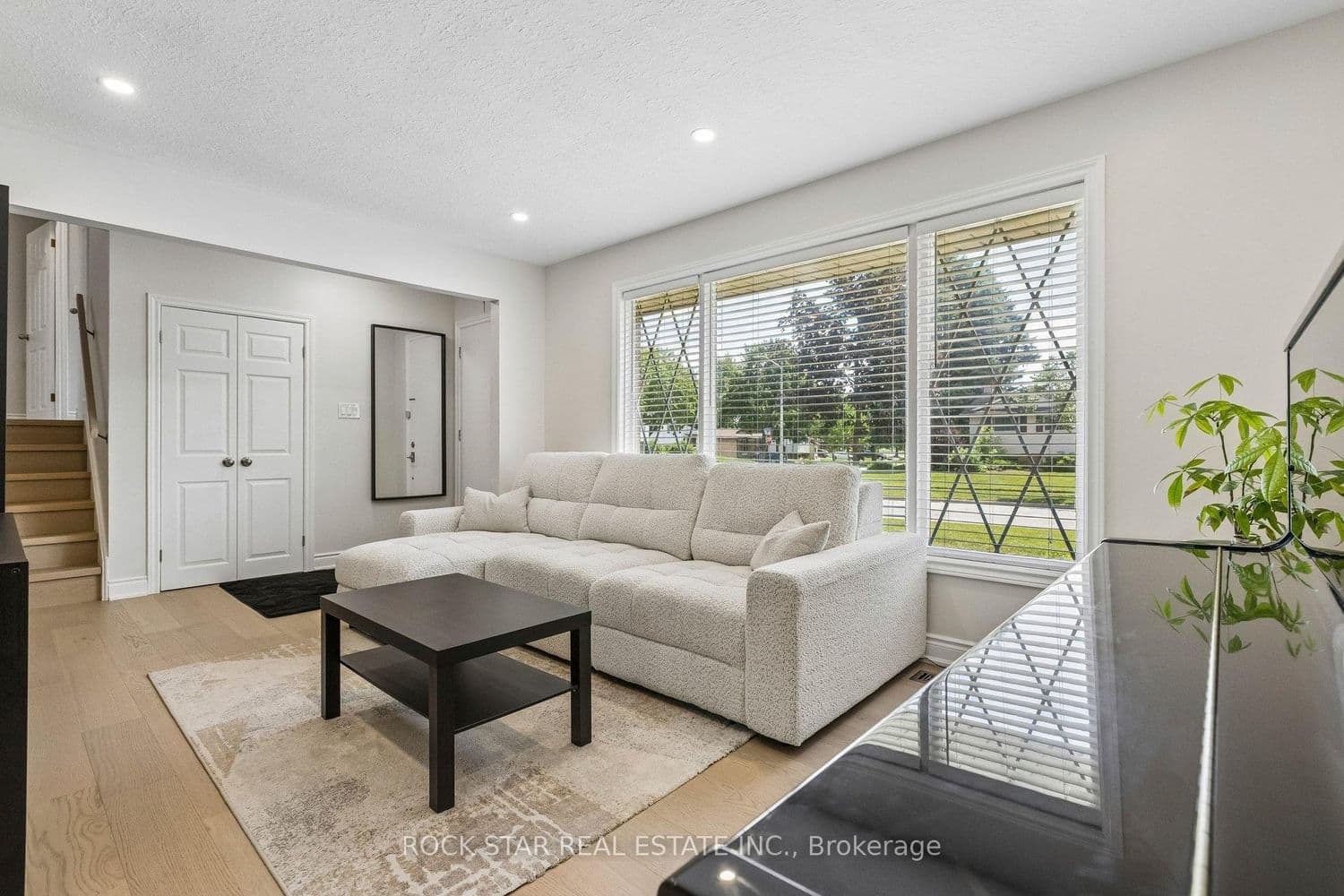 130 Hudson Crescent thumbnail 7