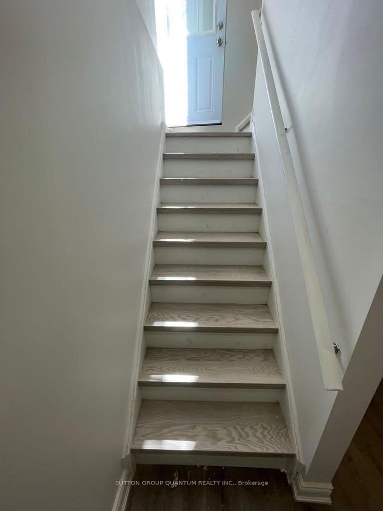 928 Dunblane Court thumbnail 36