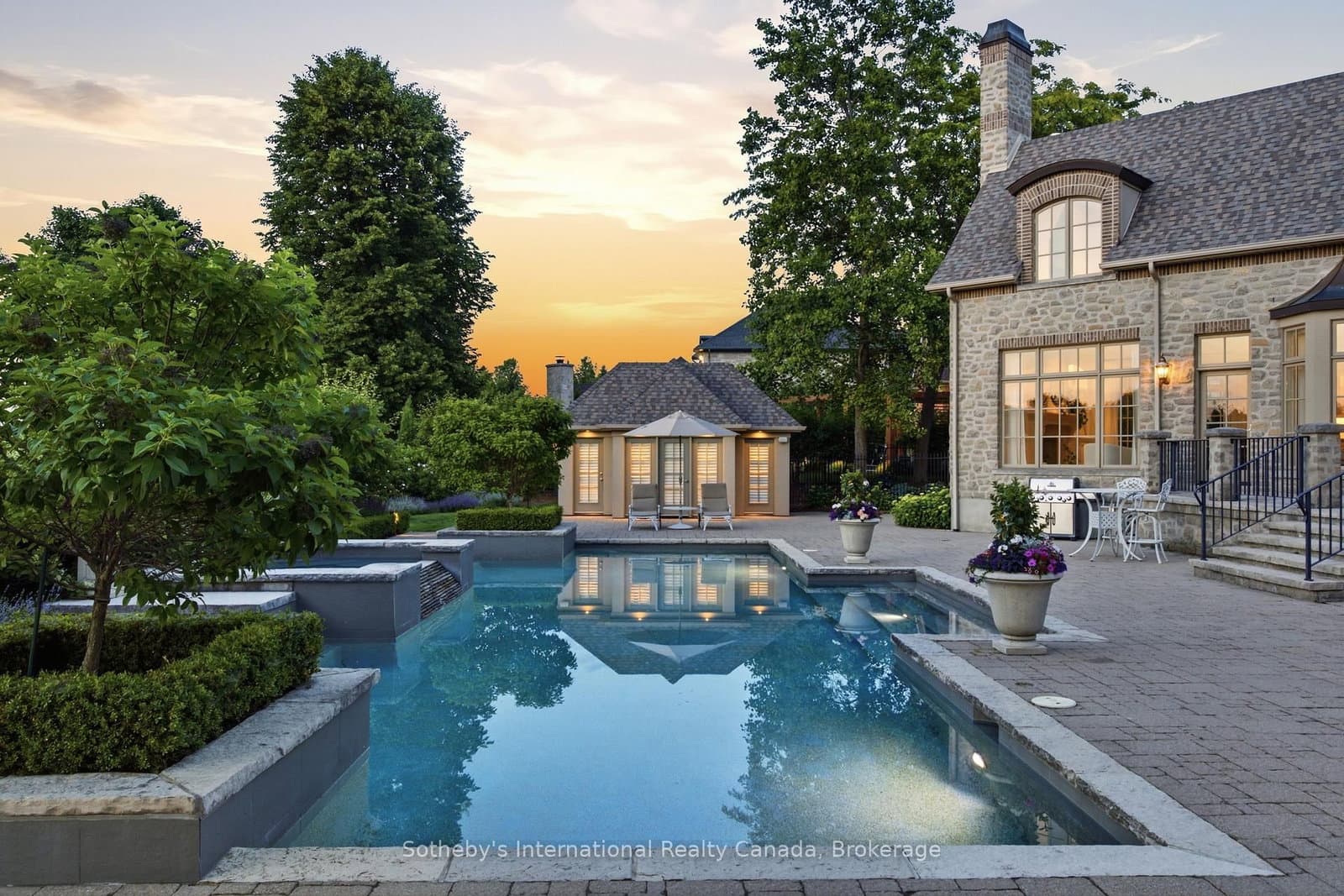 28 Deer Ridge Crescent thumbnail 35