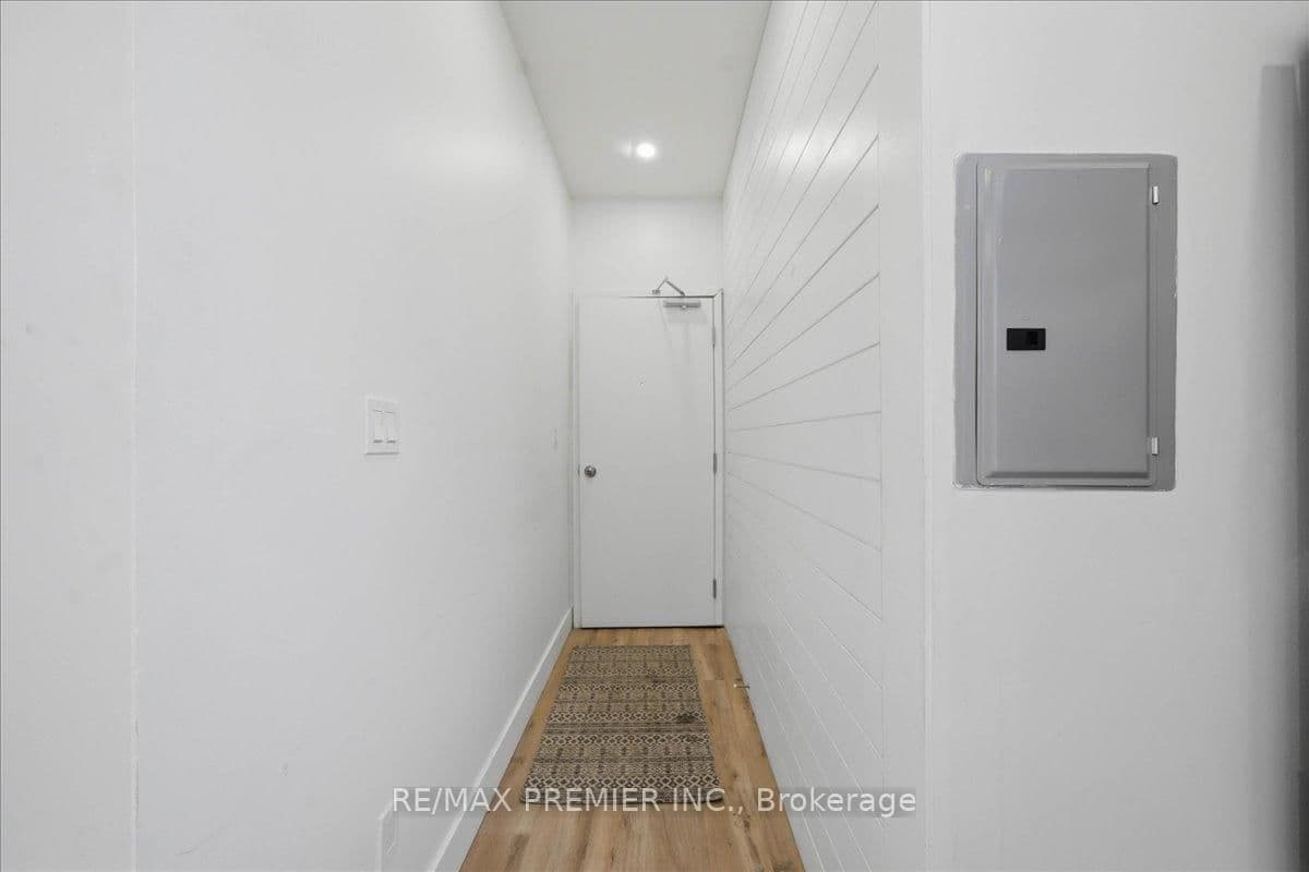 184 King Street E thumbnail 9