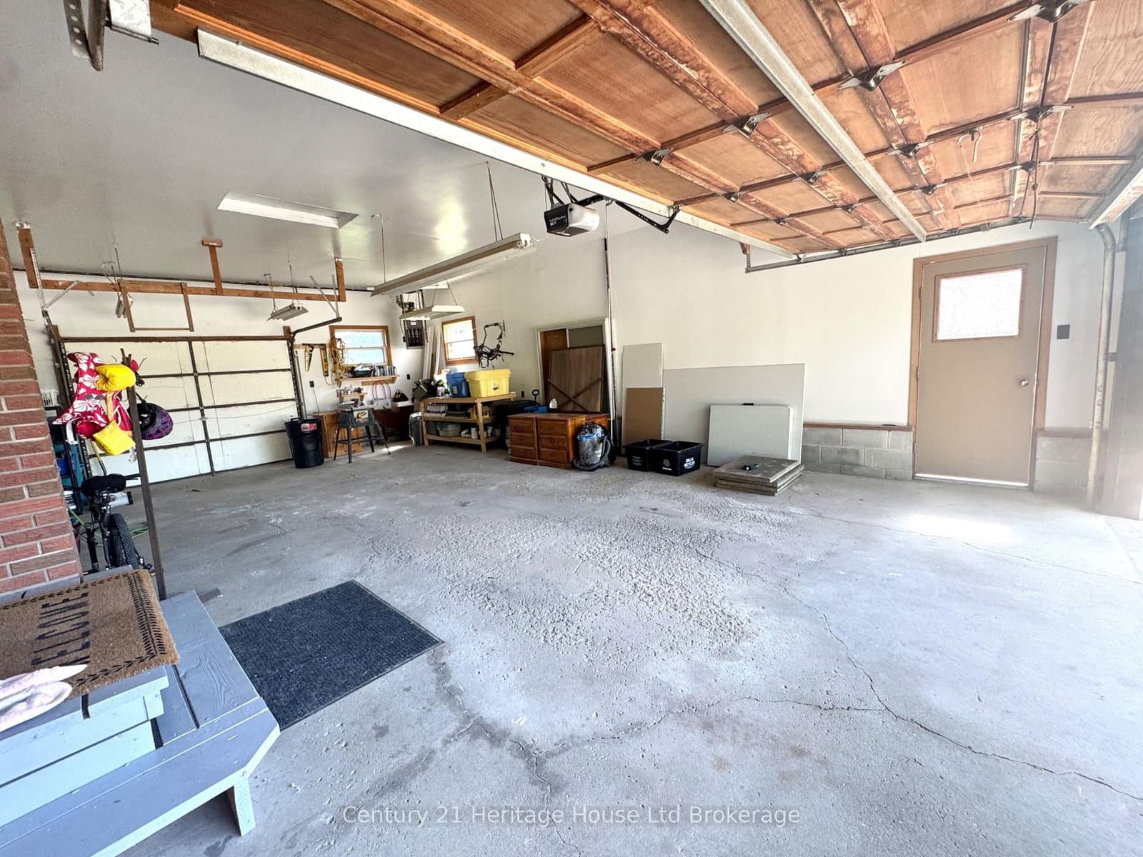 219 Brock Street thumbnail 36