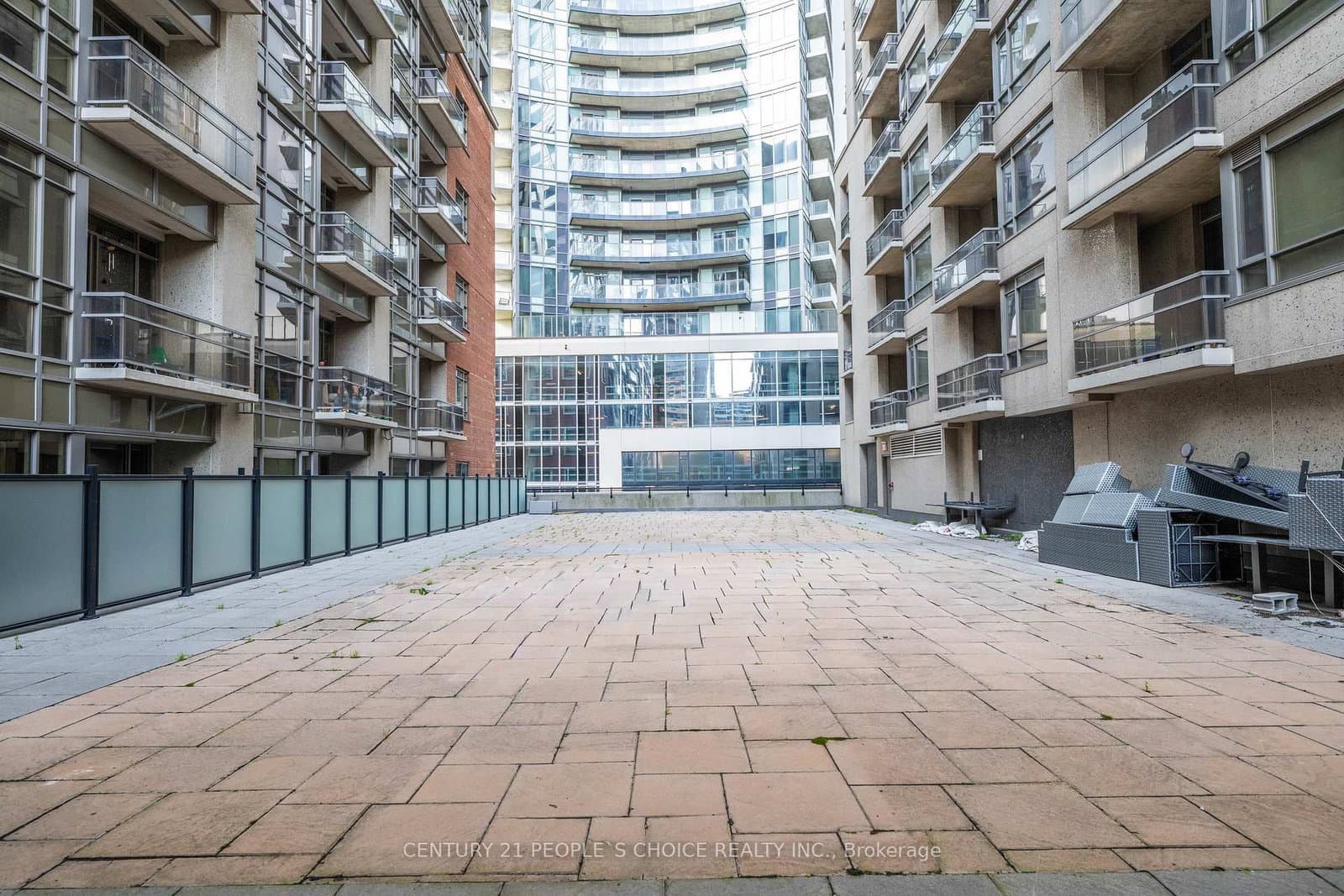 150 Main Street W, Unit 514 thumbnail 26