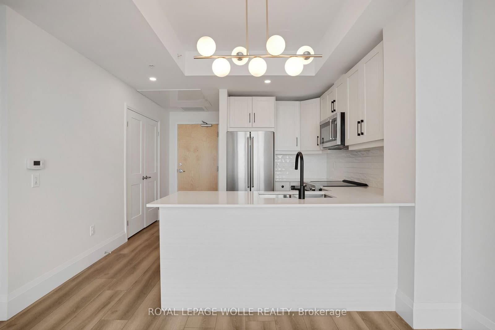 60 Charles Street W, Unit 1904 thumbnail 12