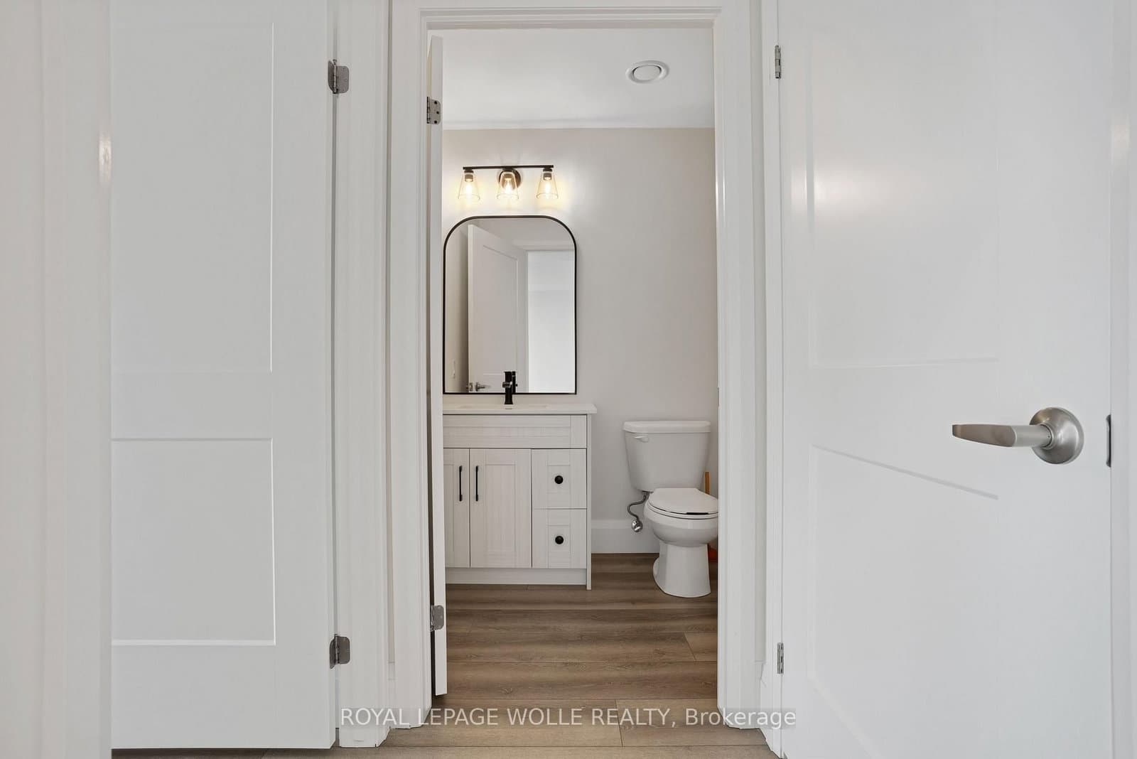 60 Charles Street W, Unit 1904 thumbnail 28