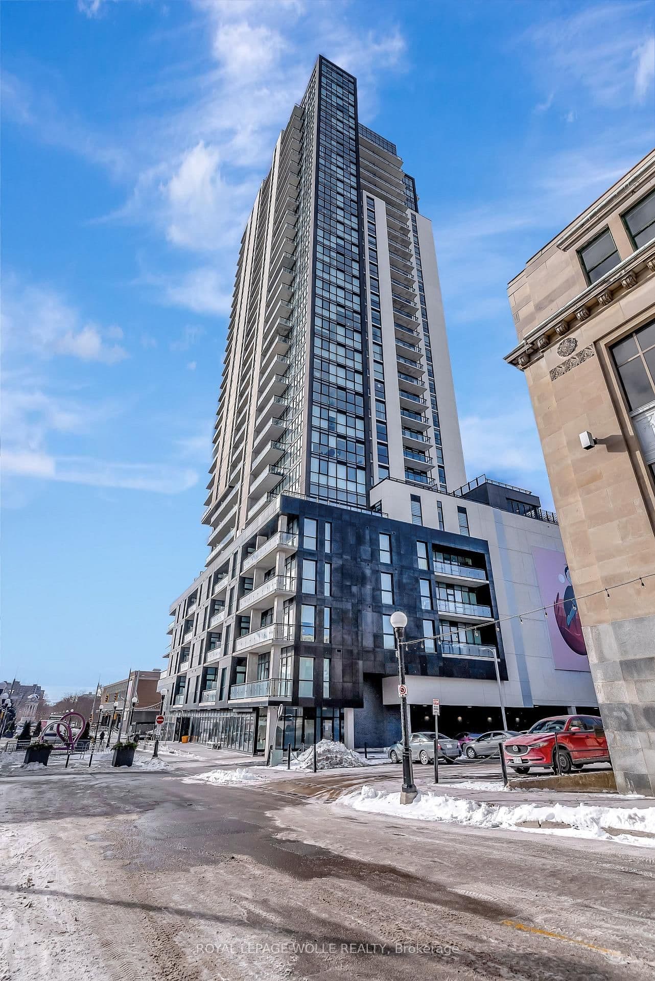 60 Charles Street W, Unit 1904 thumbnail 4