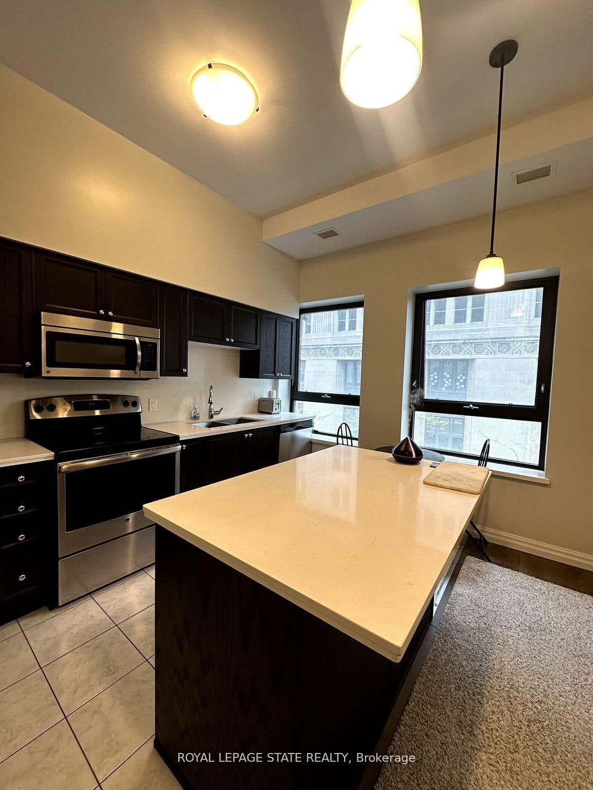 112 King Street E, Unit 306 thumbnail 3