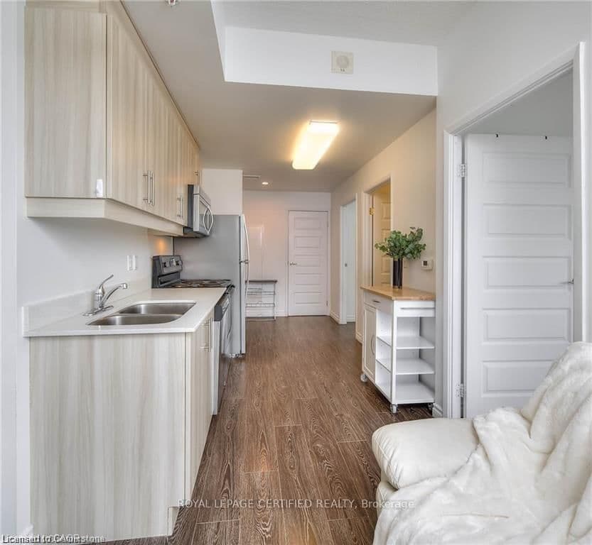 160 KING Street N, Unit 901 thumbnail 14