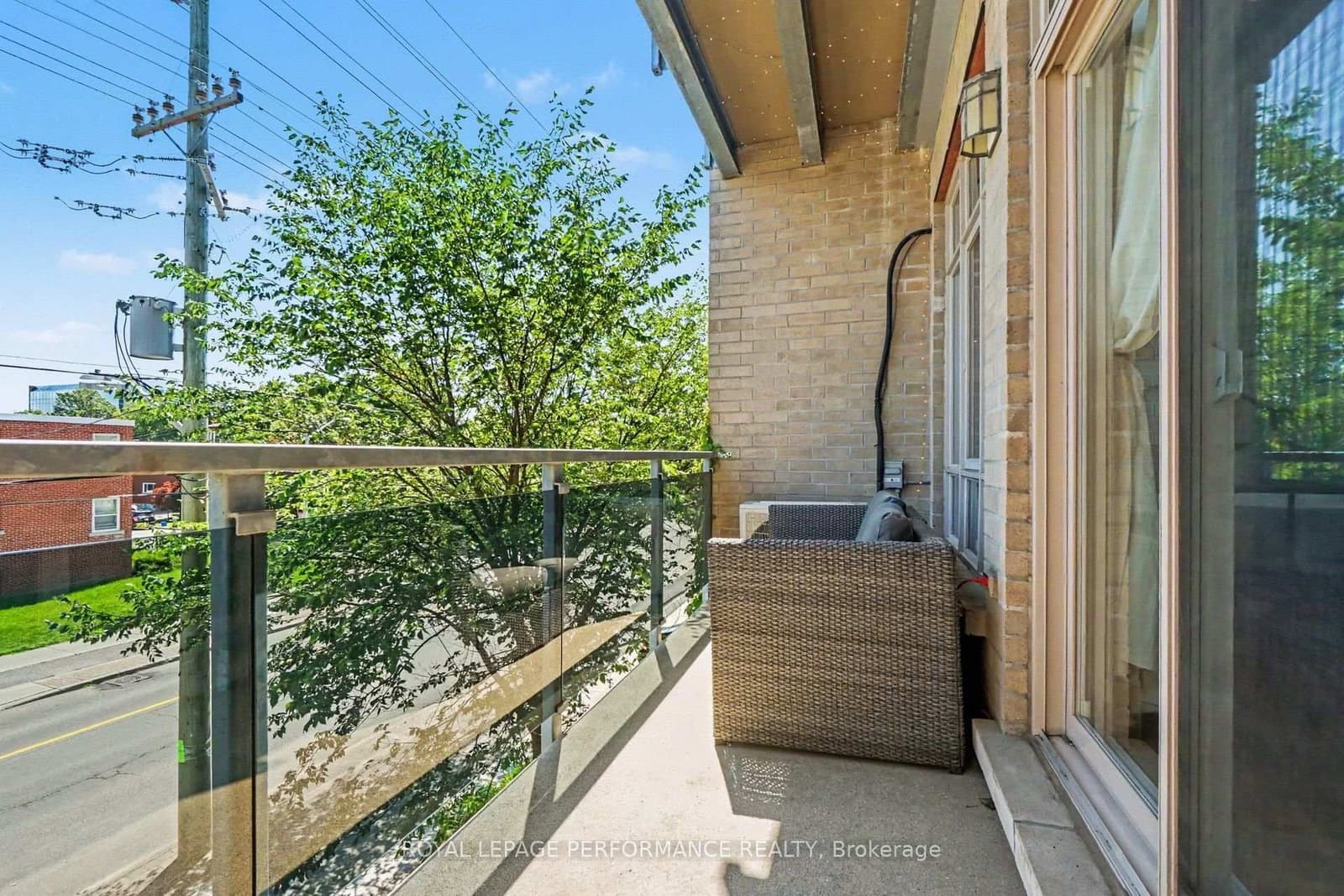 682 Churchill Avenue N, Unit 208 thumbnail 18