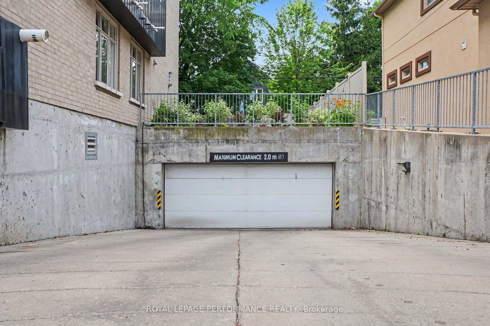 682 Churchill Avenue N, Unit 208 thumbnail 26