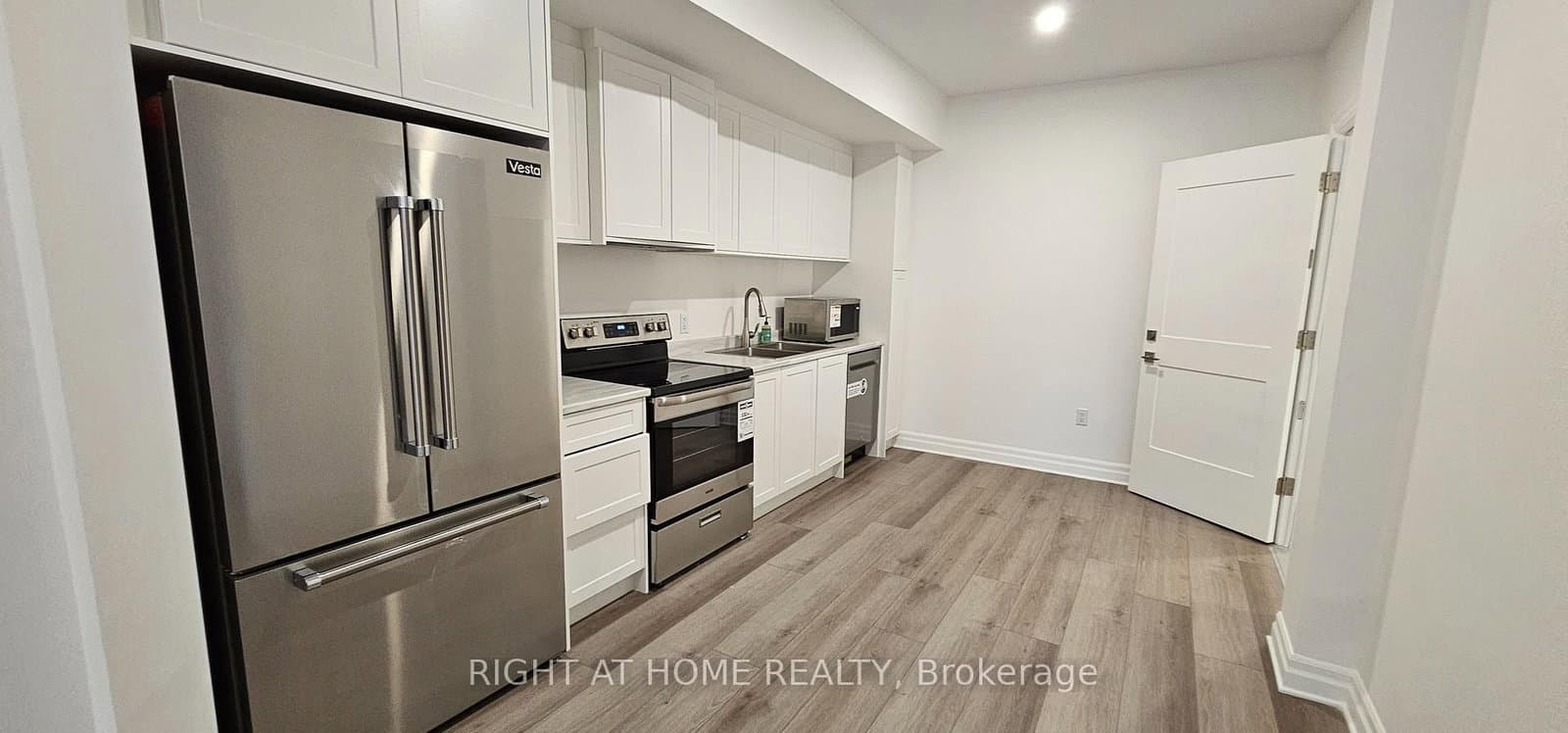 7499 Marvel Drive, Unit Main thumbnail 3