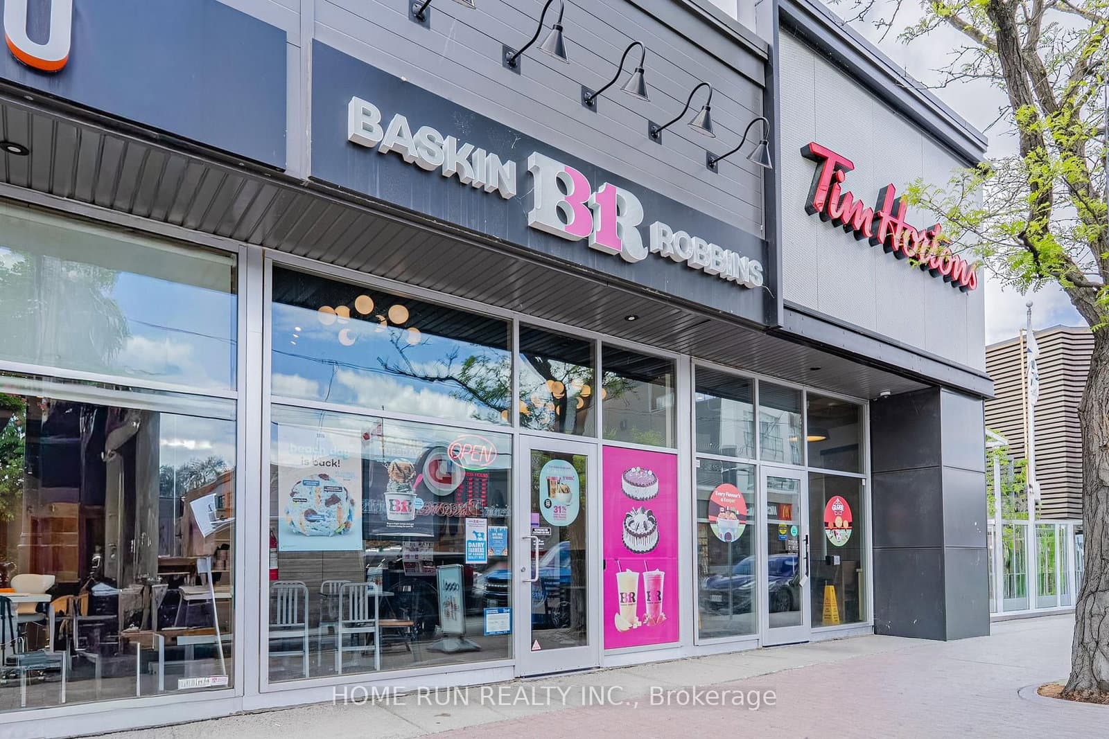 395 RICHMOND Road thumbnail 2