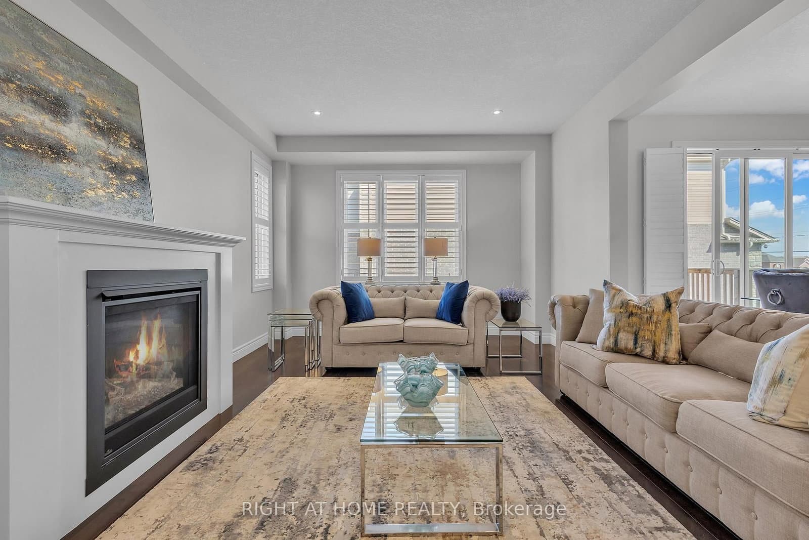 321 Carriage Way thumbnail 14