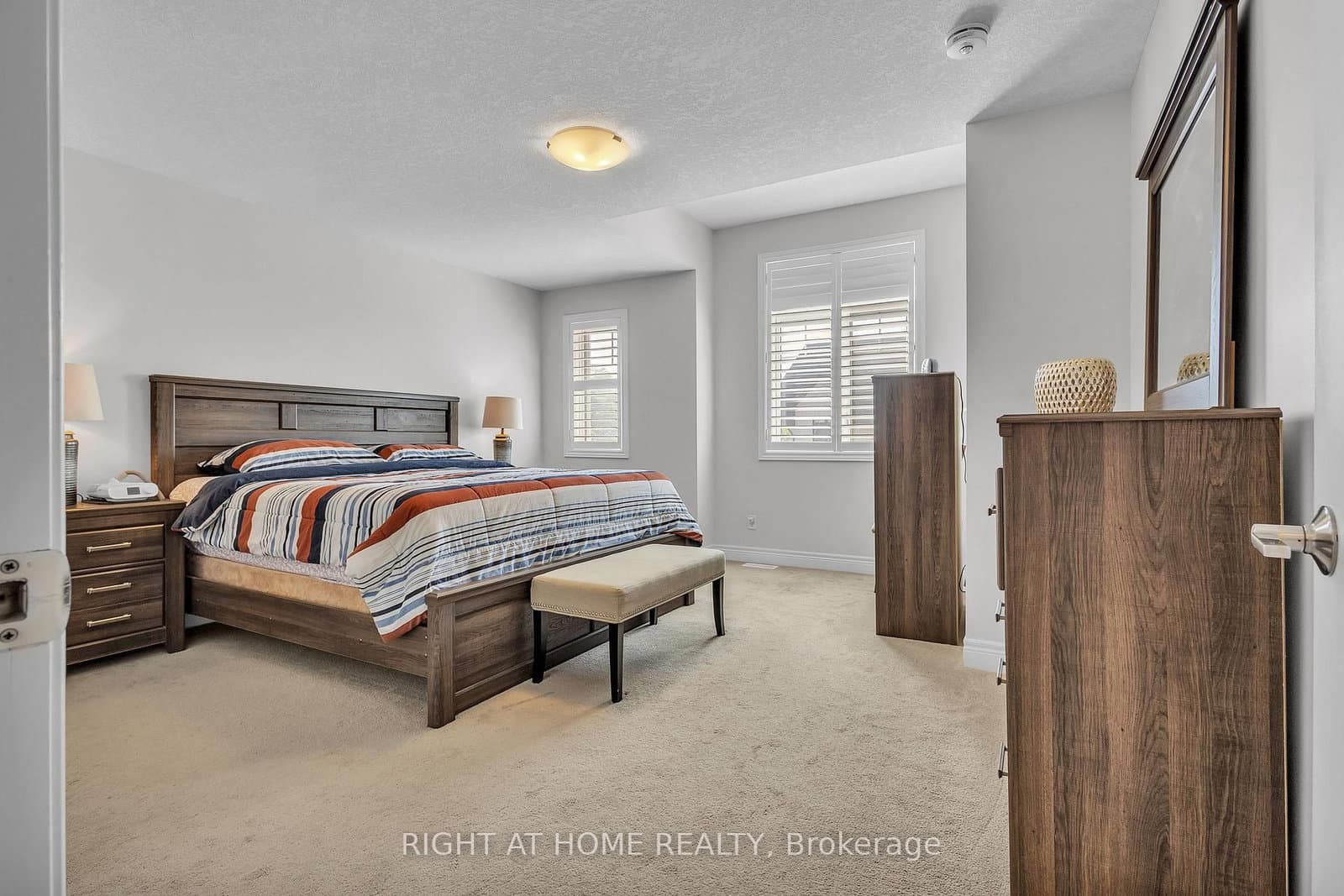 321 Carriage Way thumbnail 27