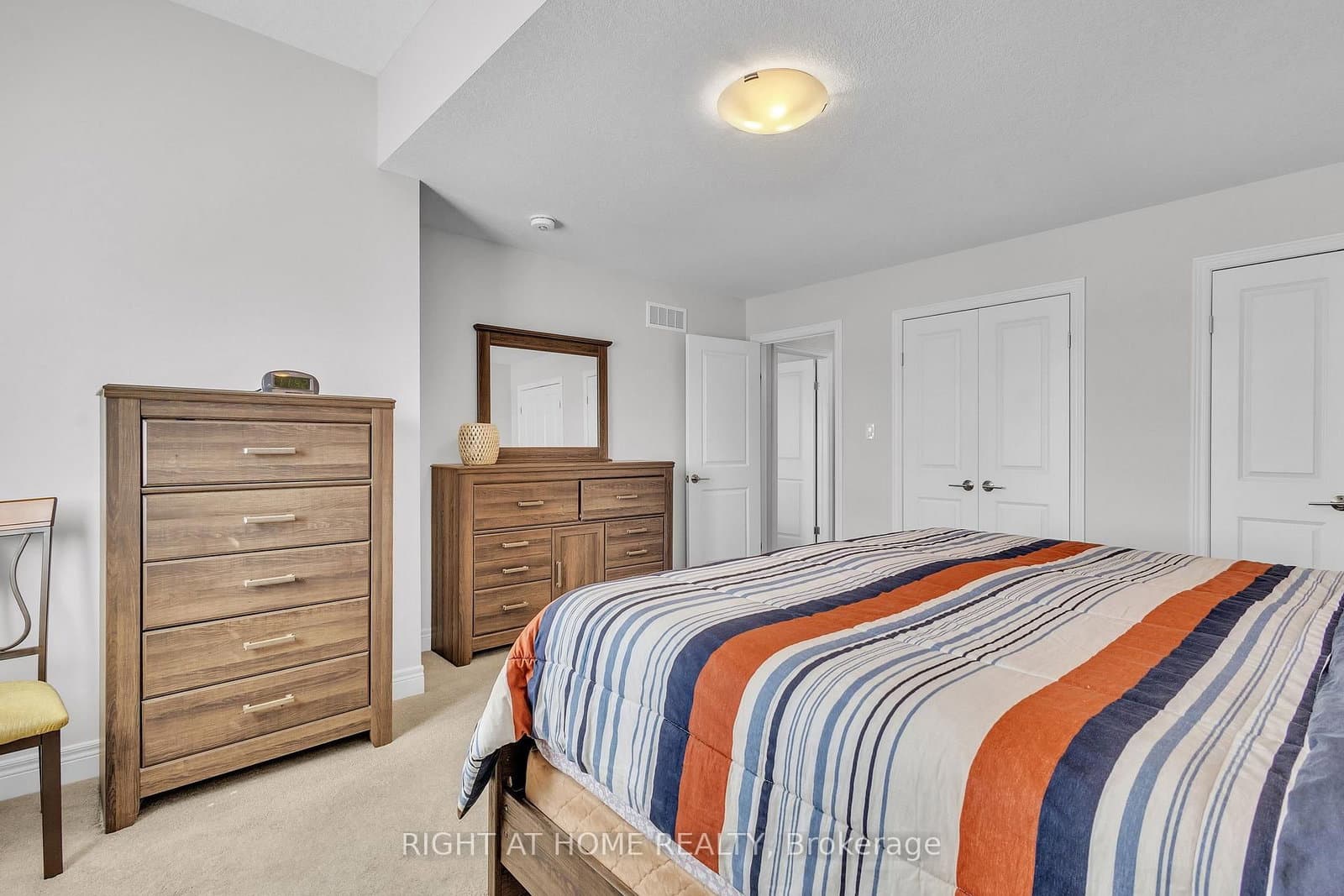 321 Carriage Way thumbnail 28