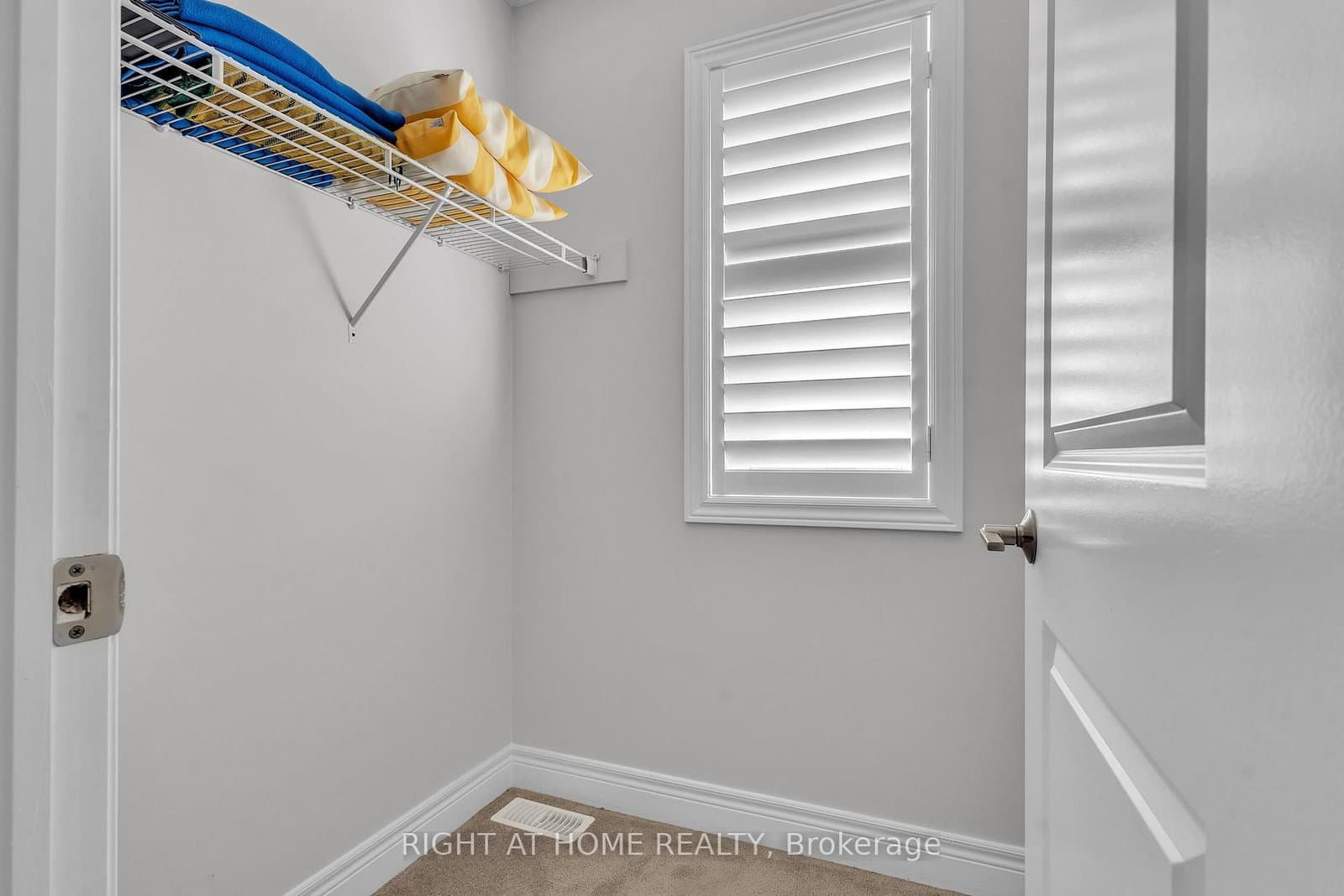 321 Carriage Way thumbnail 32