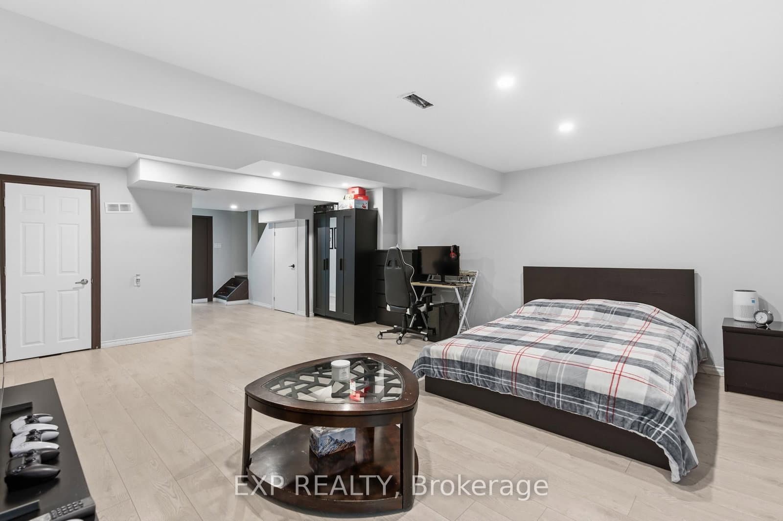 35 Thames Way thumbnail 32