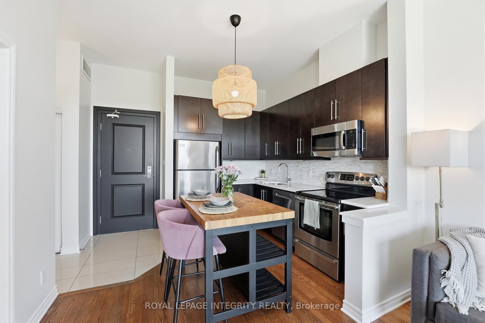 682 Churchill Avenue N, Unit 310 thumbnail 10