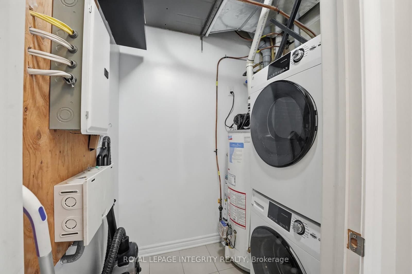 682 Churchill Avenue N, Unit 310 thumbnail 29