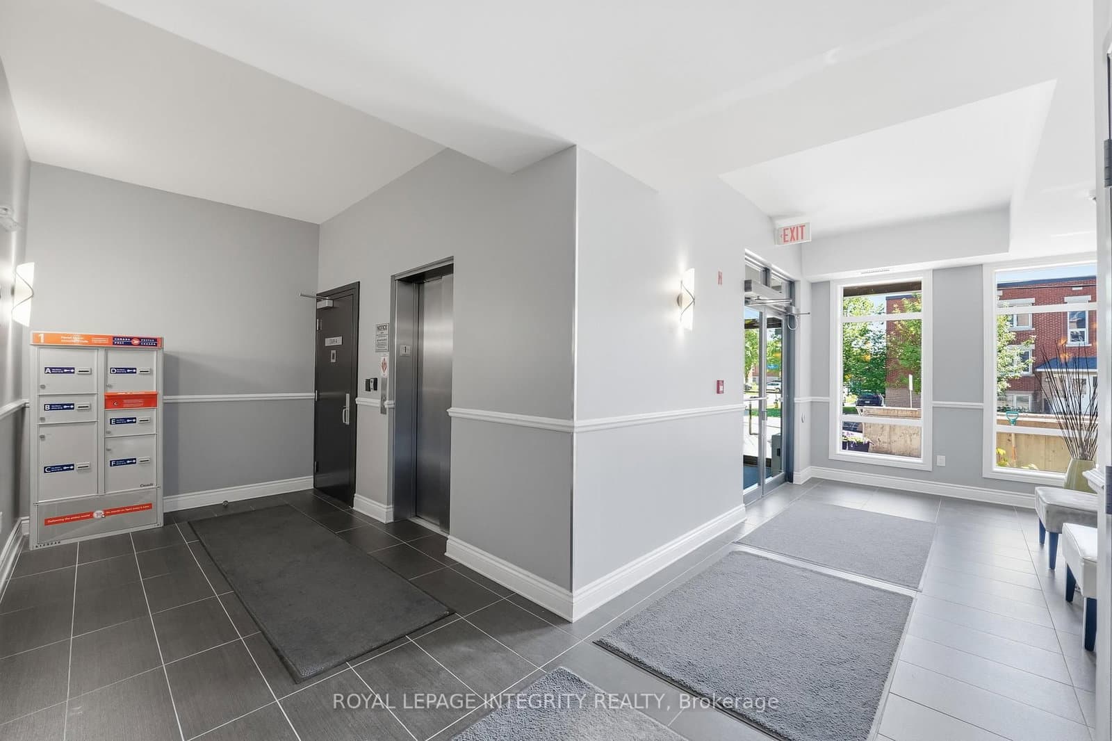 682 Churchill Avenue N, Unit 310 thumbnail 31