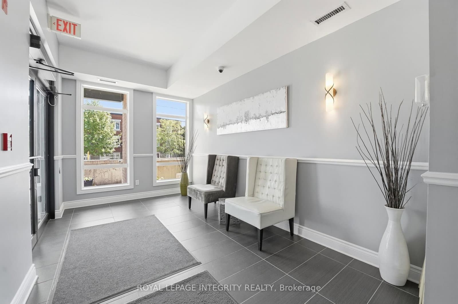 682 Churchill Avenue N, Unit 310 thumbnail 32