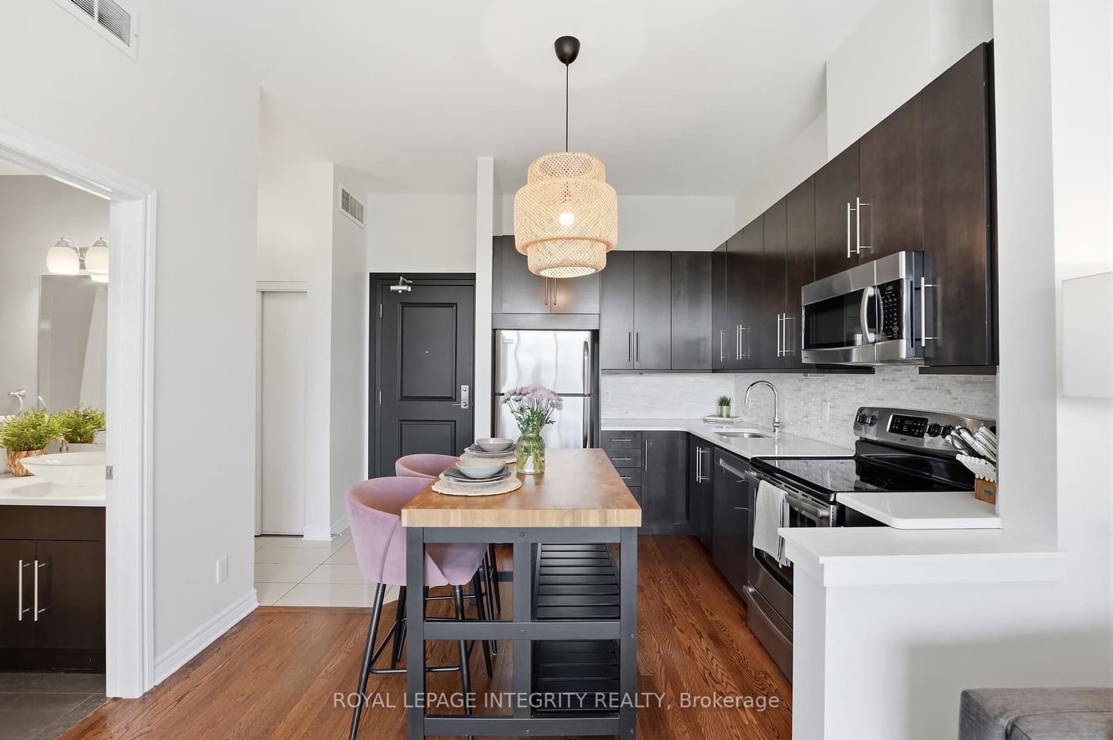 682 Churchill Avenue N, Unit 310 thumbnail 9