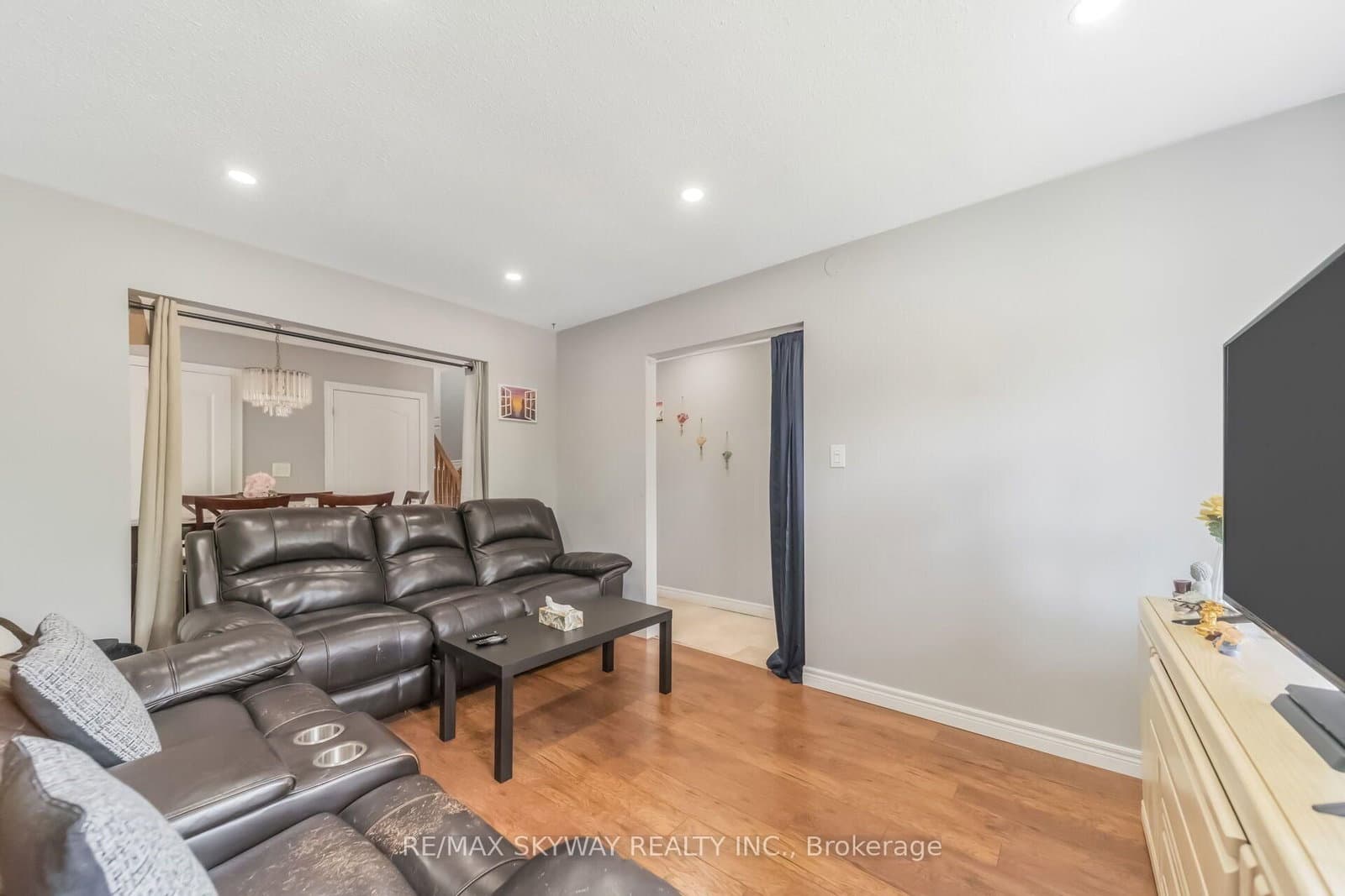 42 Newbury Drive thumbnail 11