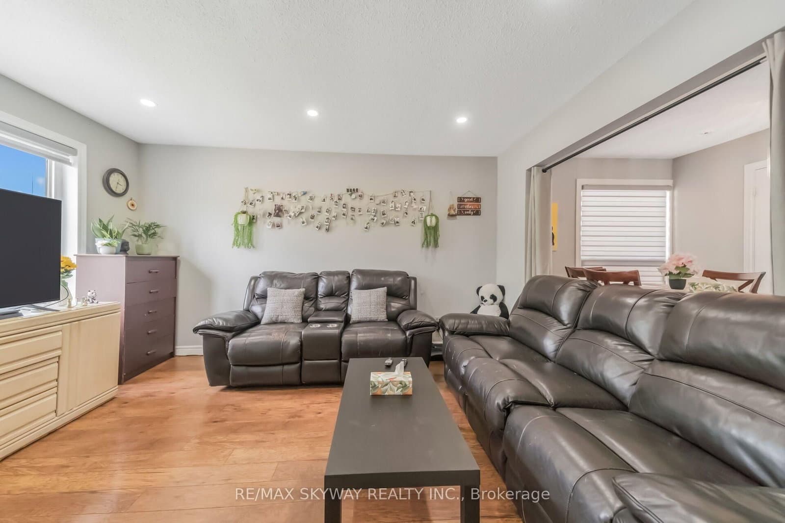 42 Newbury Drive thumbnail 12