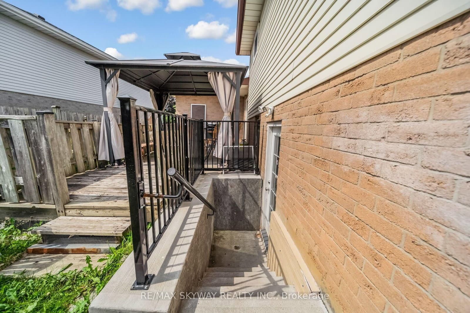 42 Newbury Drive thumbnail 47