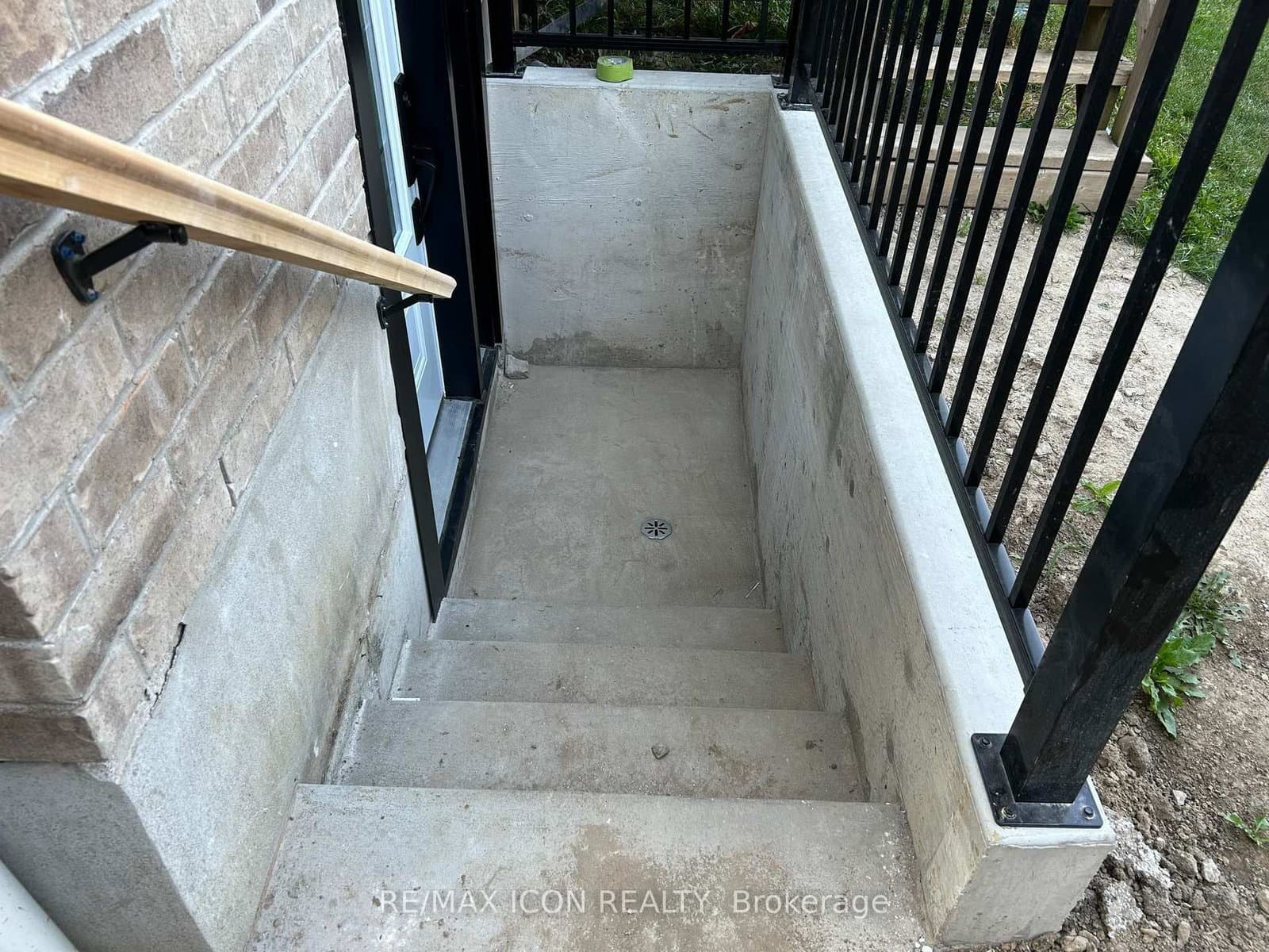 846 Kettleridge Street, Unit Basement Unit thumbnail 4