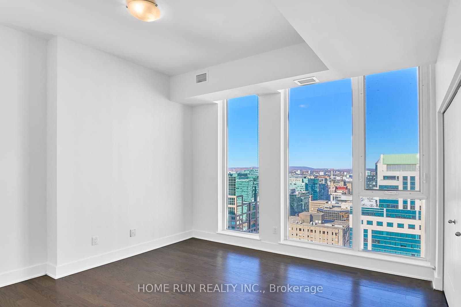 40 Nepean Street, Unit 2703 thumbnail 17