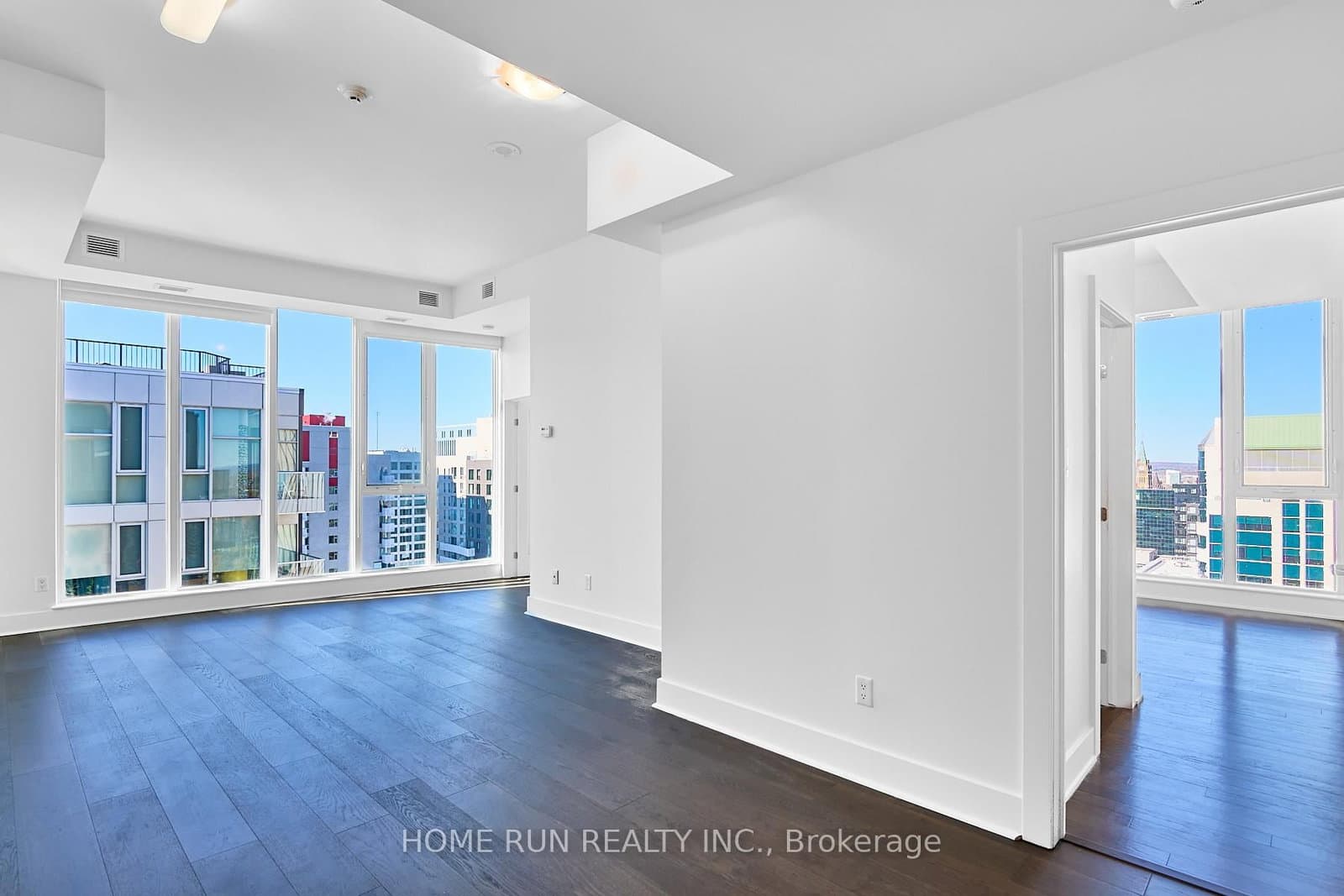 40 Nepean Street, Unit 2703 thumbnail 4