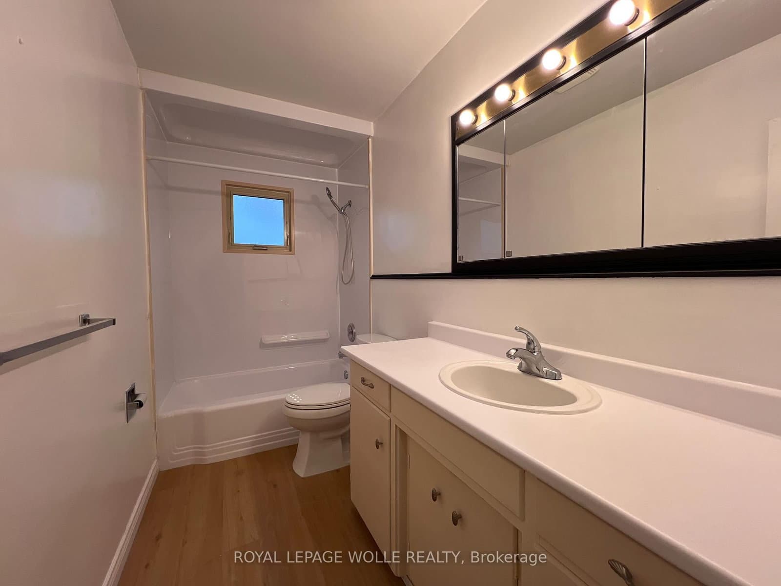 148 Siebert Avenue, Unit UPPER thumbnail 10
