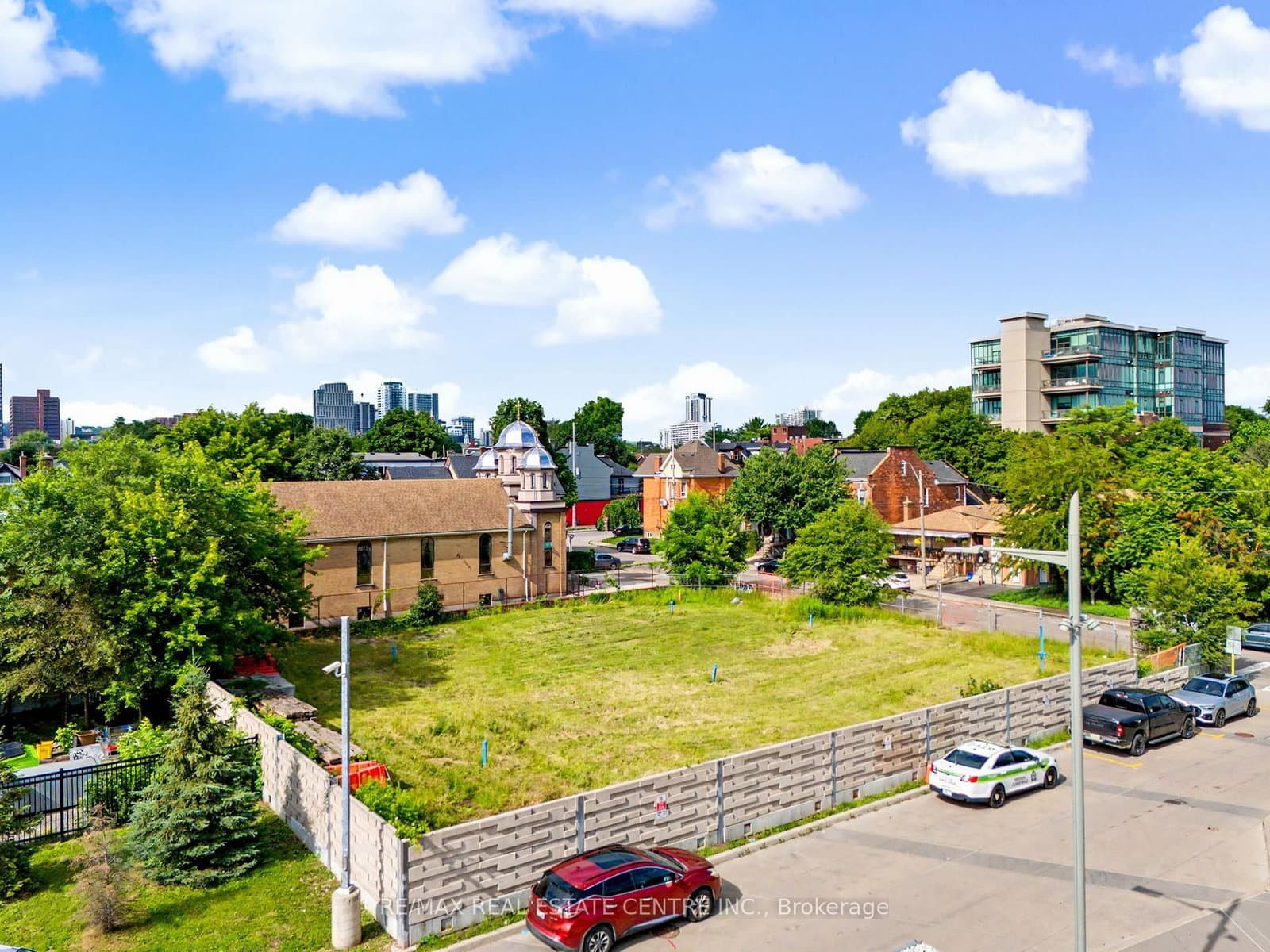 282 MacNab Street N thumbnail 10