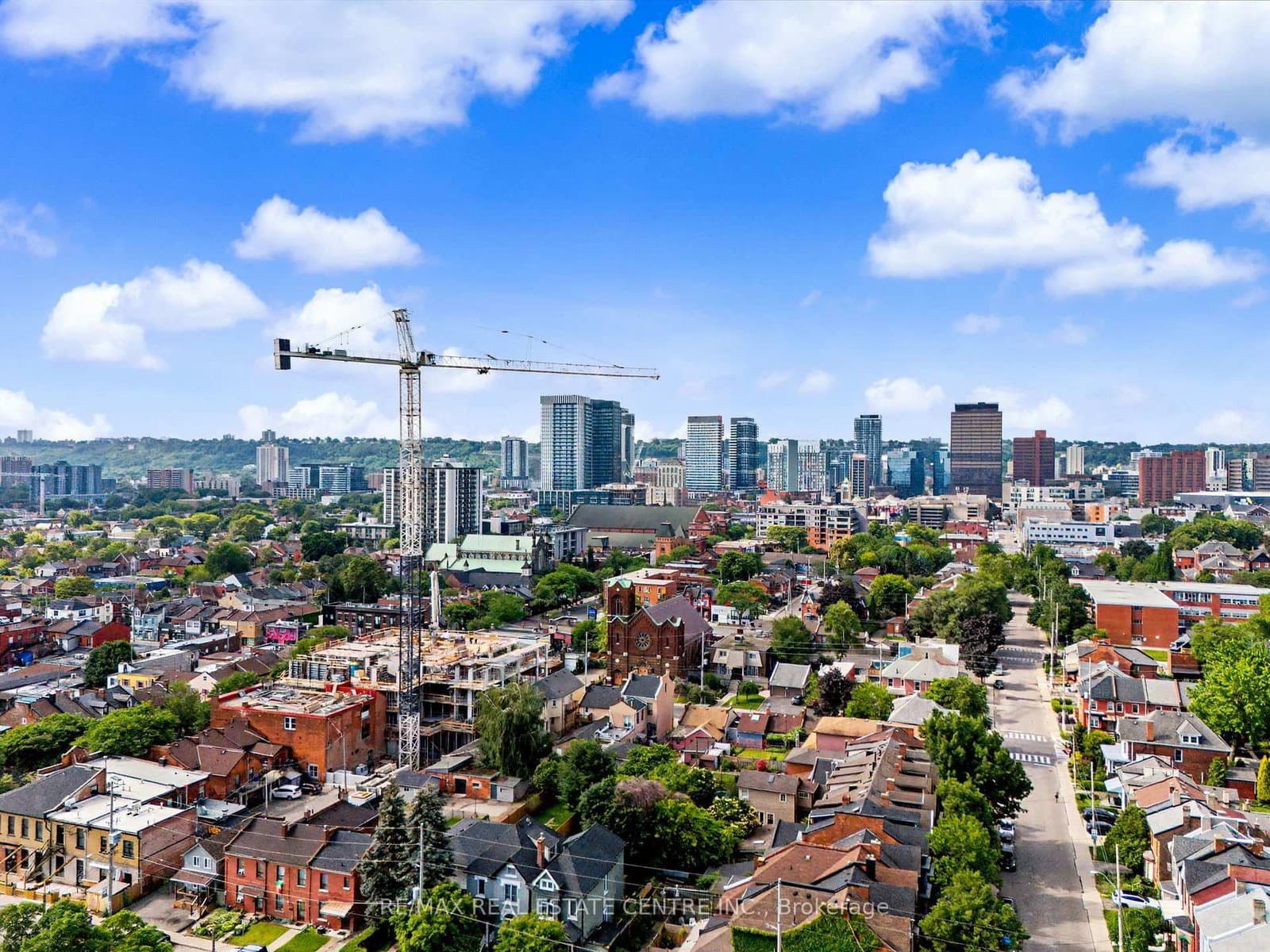 282 MacNab Street N thumbnail 15