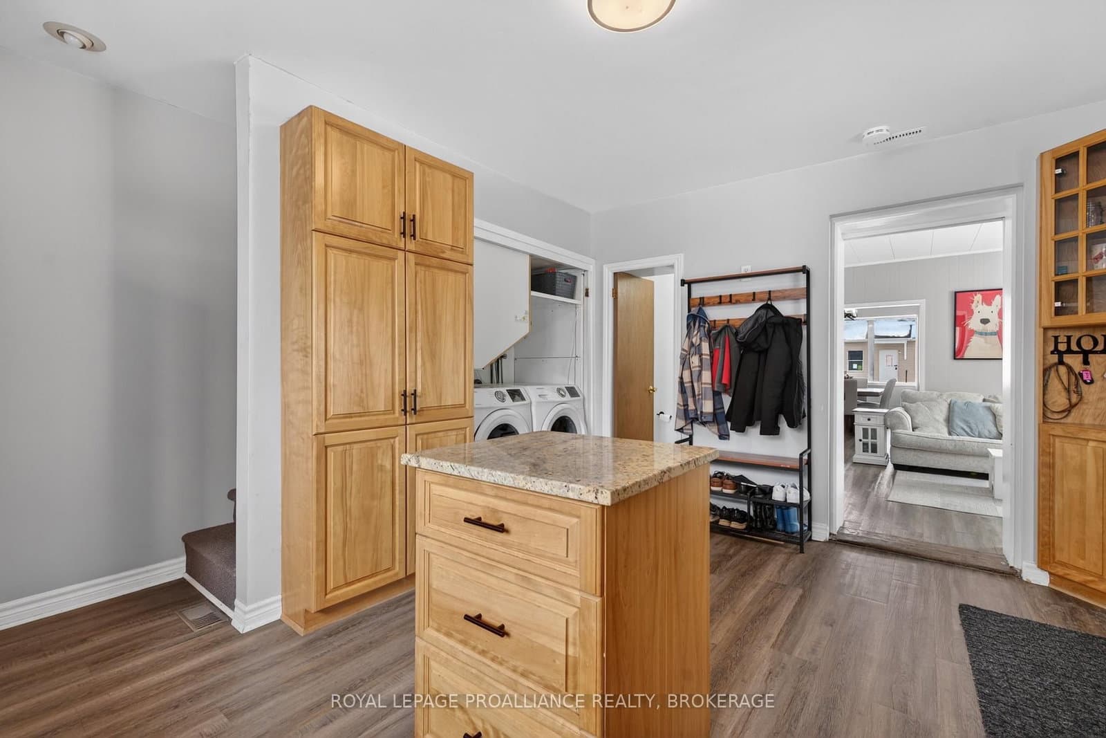 118 East Street E thumbnail 14