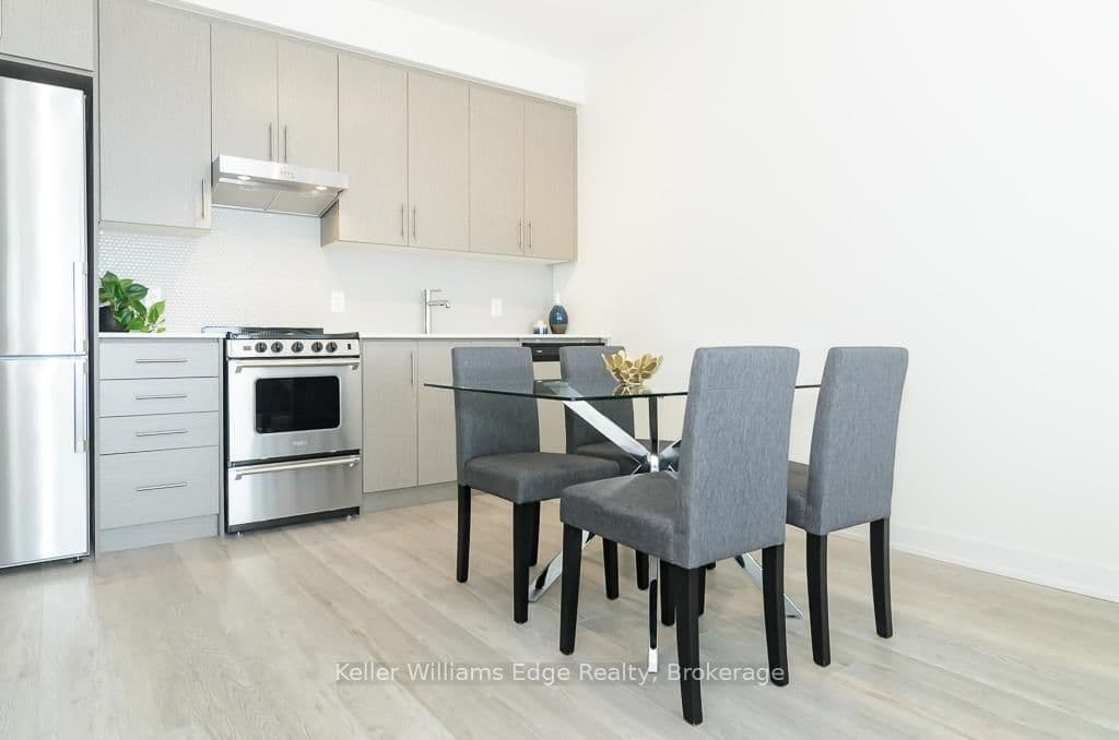 212 King William Street, Unit 405 thumbnail 10