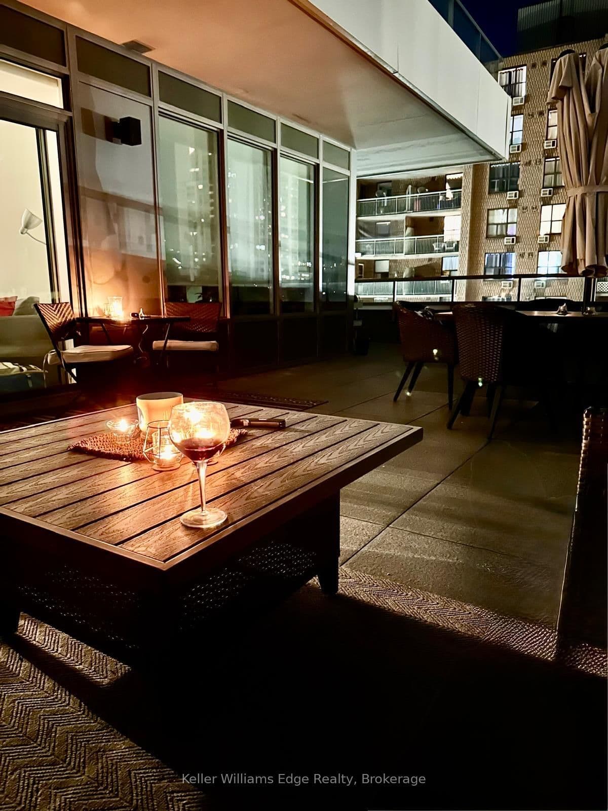 212 King William Street, Unit 405 thumbnail 27