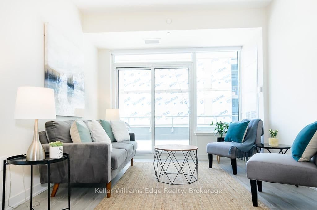 212 King William Street, Unit 405 thumbnail 5