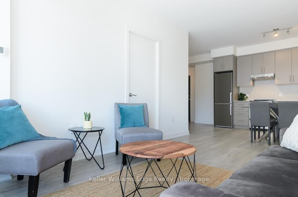 212 King William Street, Unit 405 thumbnail 6
