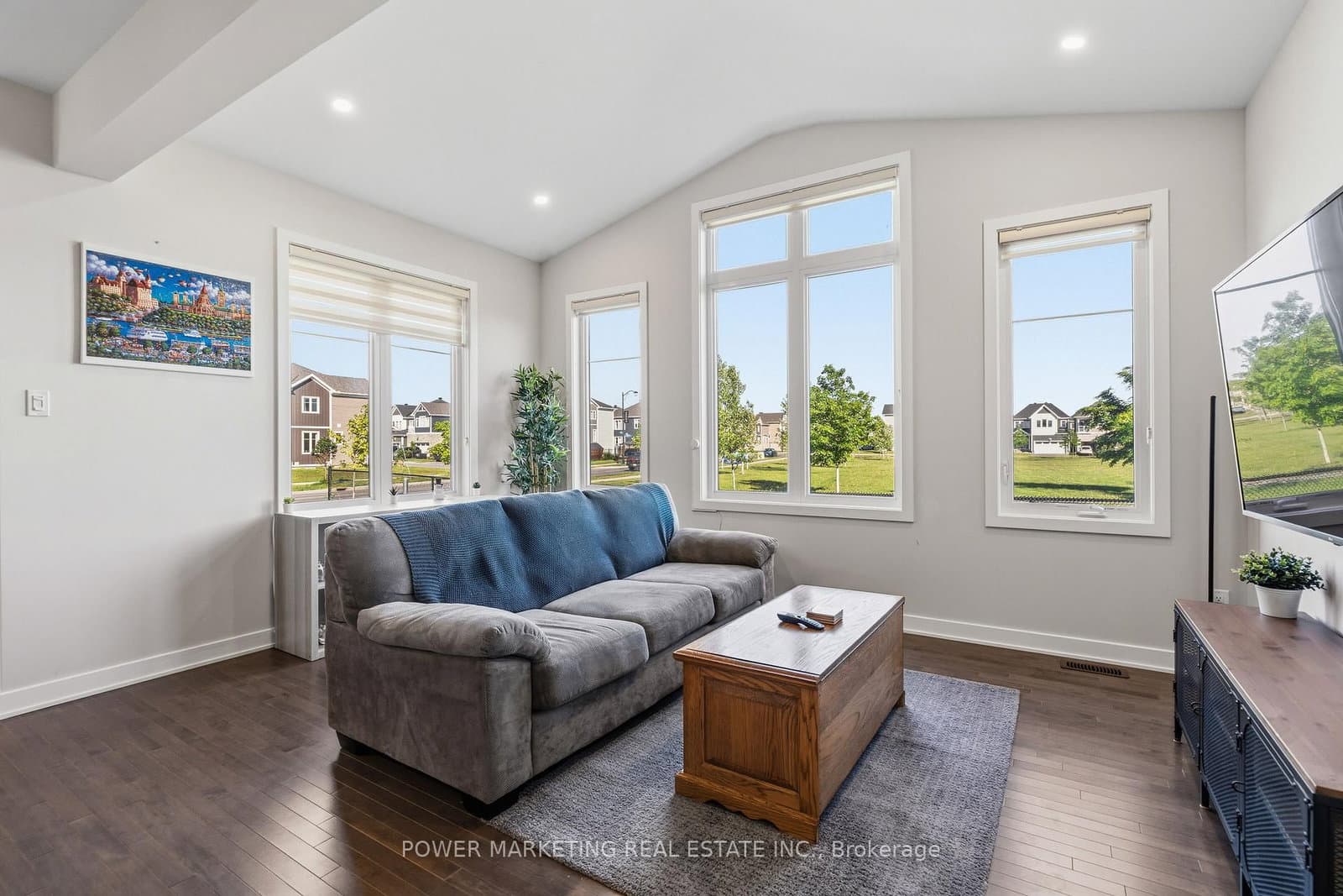 129 Hackamore Crescent thumbnail 11